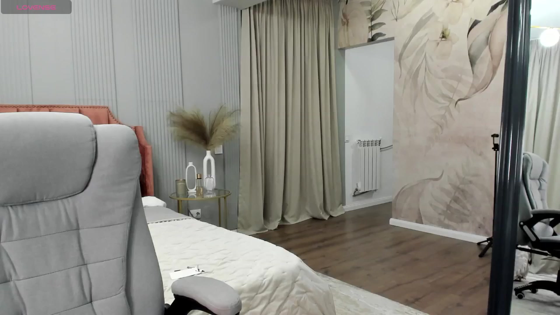 Gallery image thumbnail from NellsBdayGal's myfreecams stream on, 08/07/2025, 20:59 image 4 of 20