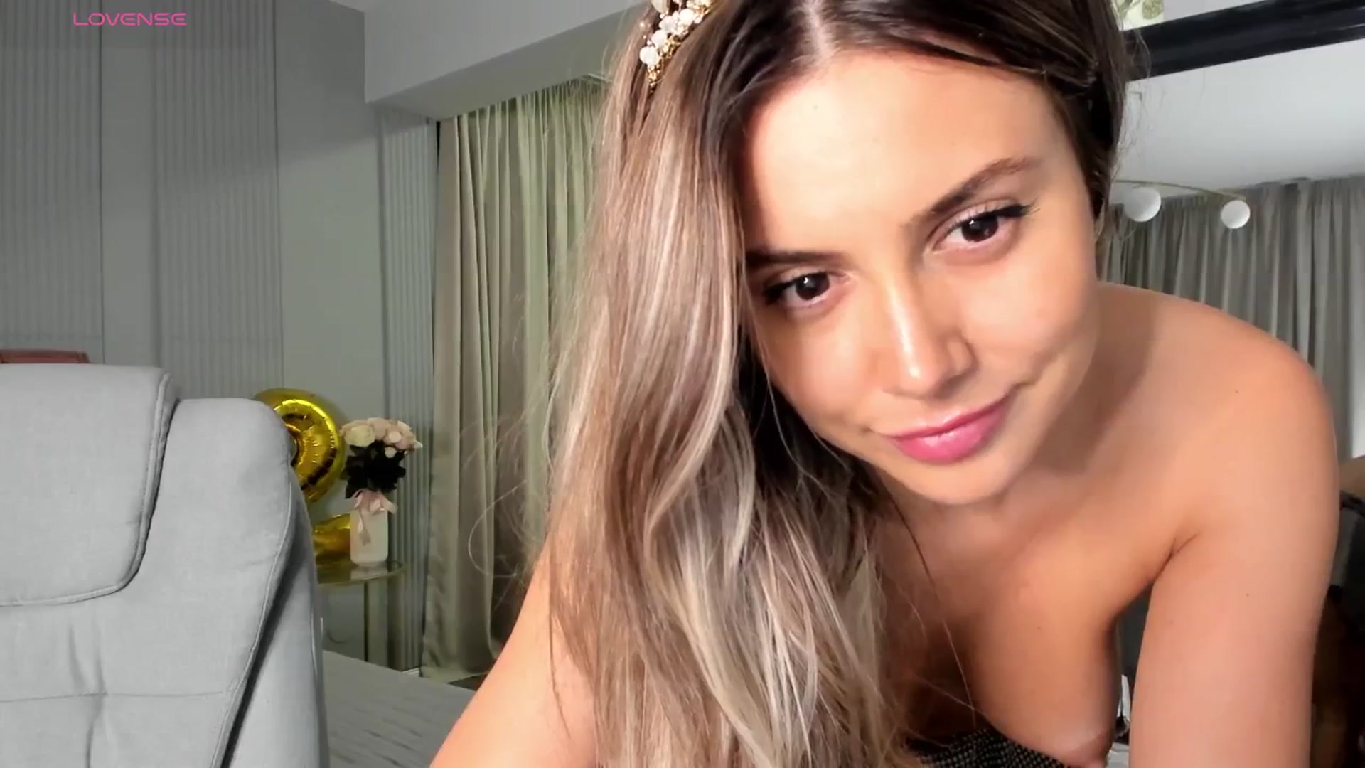 Gallery image thumbnail from NellsBdayGal's myfreecams stream on, 08/08/2025, 22:34 image 14 of 20