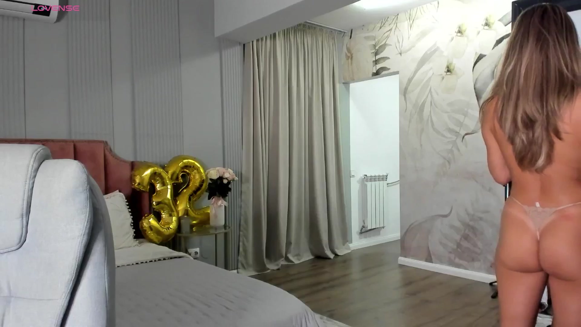Gallery image thumbnail from NellsBdayGal's myfreecams stream on, 08/08/2025, 22:34 image 6 of 20