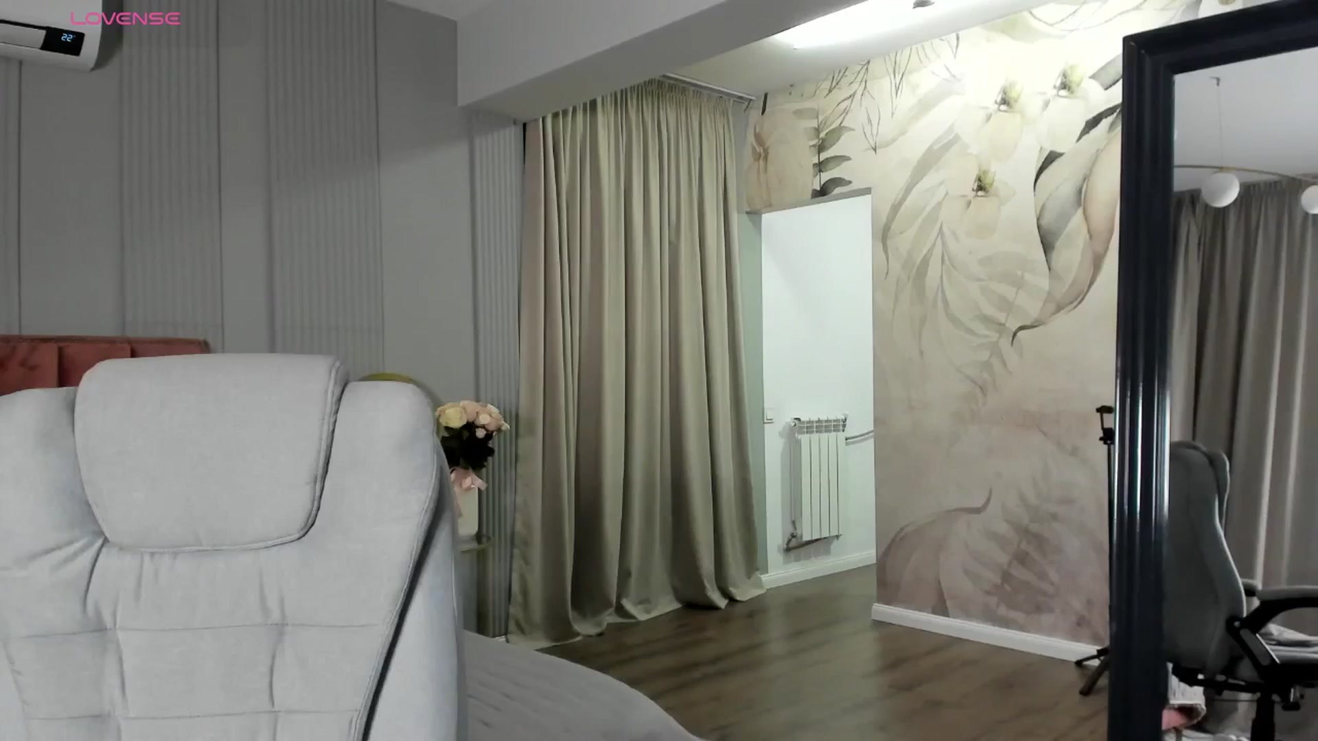 Gallery image thumbnail from NellsBdayGal's myfreecams stream on, 08/08/2025, 22:34 image 20 of 20