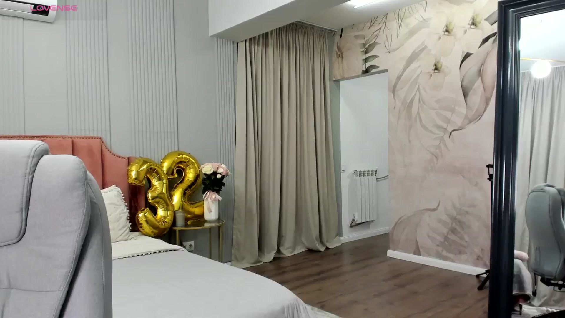 Gallery image thumbnail from NellsBdayGal's myfreecams stream on, 08/08/2025, 22:34 image 4 of 20