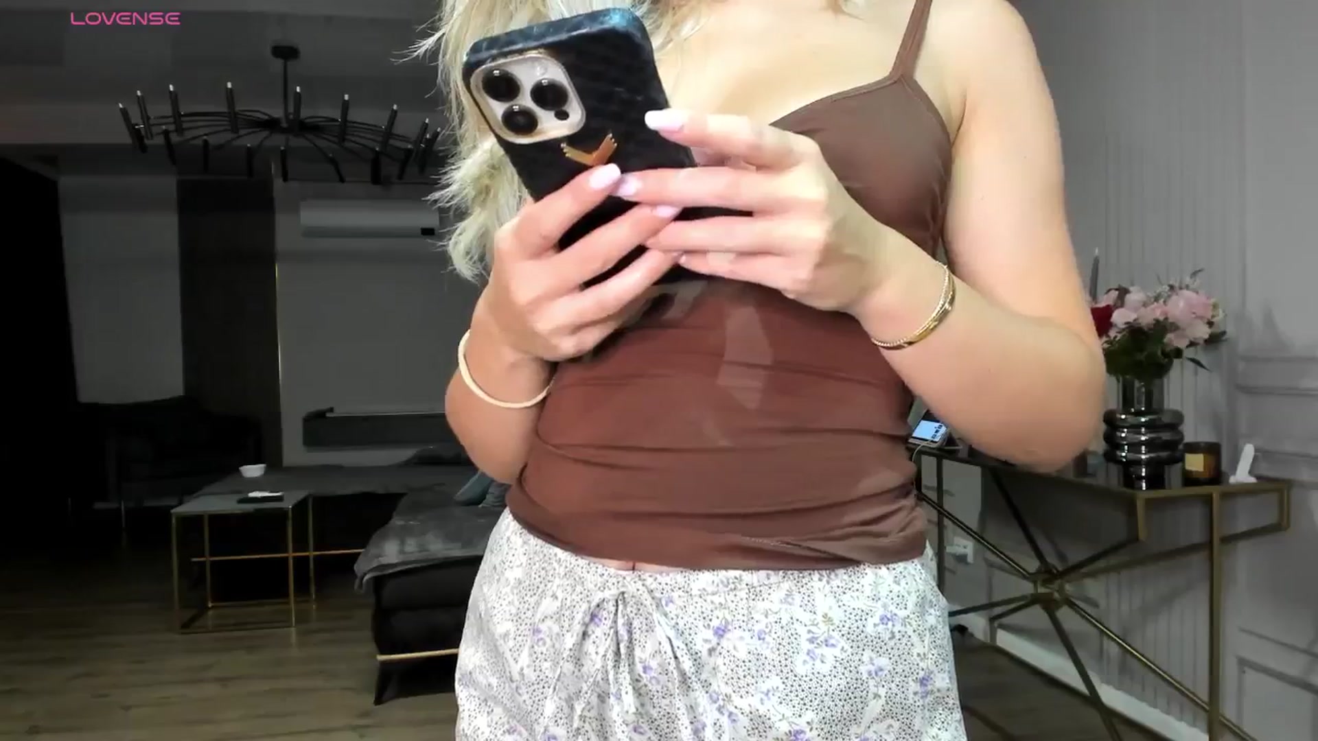 Gallery image thumbnail from NellsBdayGal's myfreecams stream on, 08/09/2025, 21:52 image 7 of 20