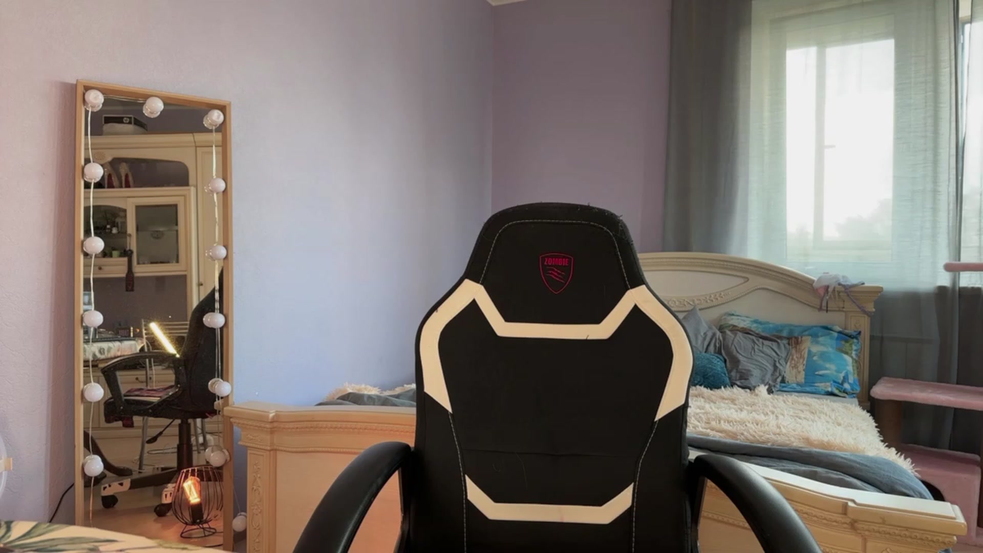 Gallery image thumbnail from NellyJune's myfreecams stream on, 08/17/2023, 11:05 image 19 of 20