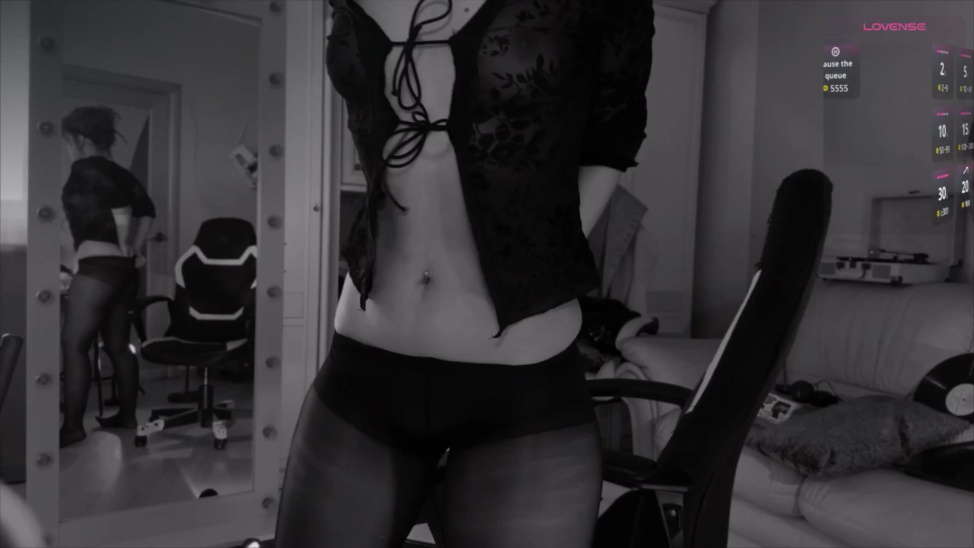 Gallery image thumbnail from NellyJune's myfreecams stream on, 03/15/2026, 11:28 image 17 of 20
