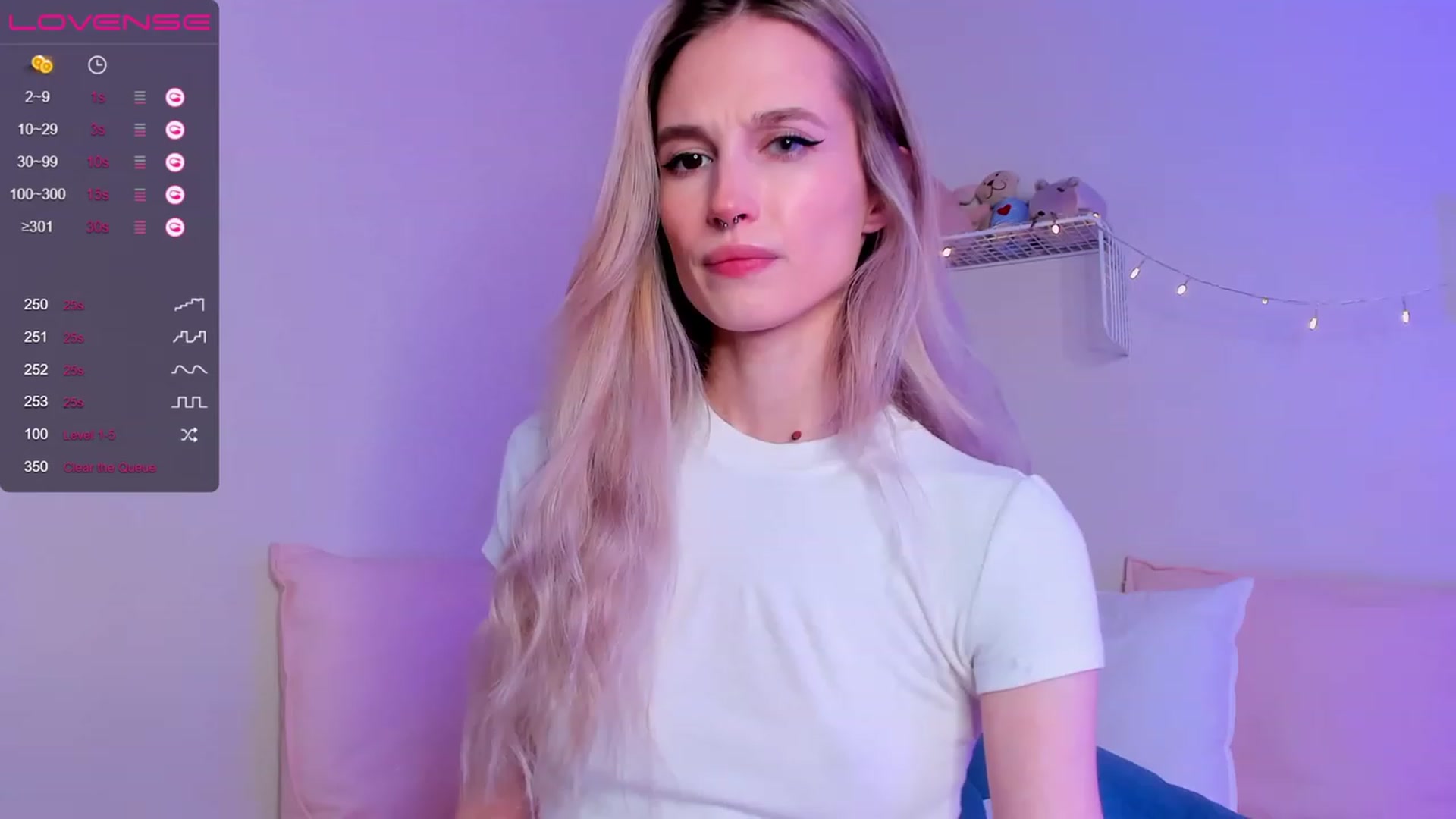 Gallery image thumbnail from NeonShine's myfreecams stream on, 11/26/2022, 04:52 image 4 of 20