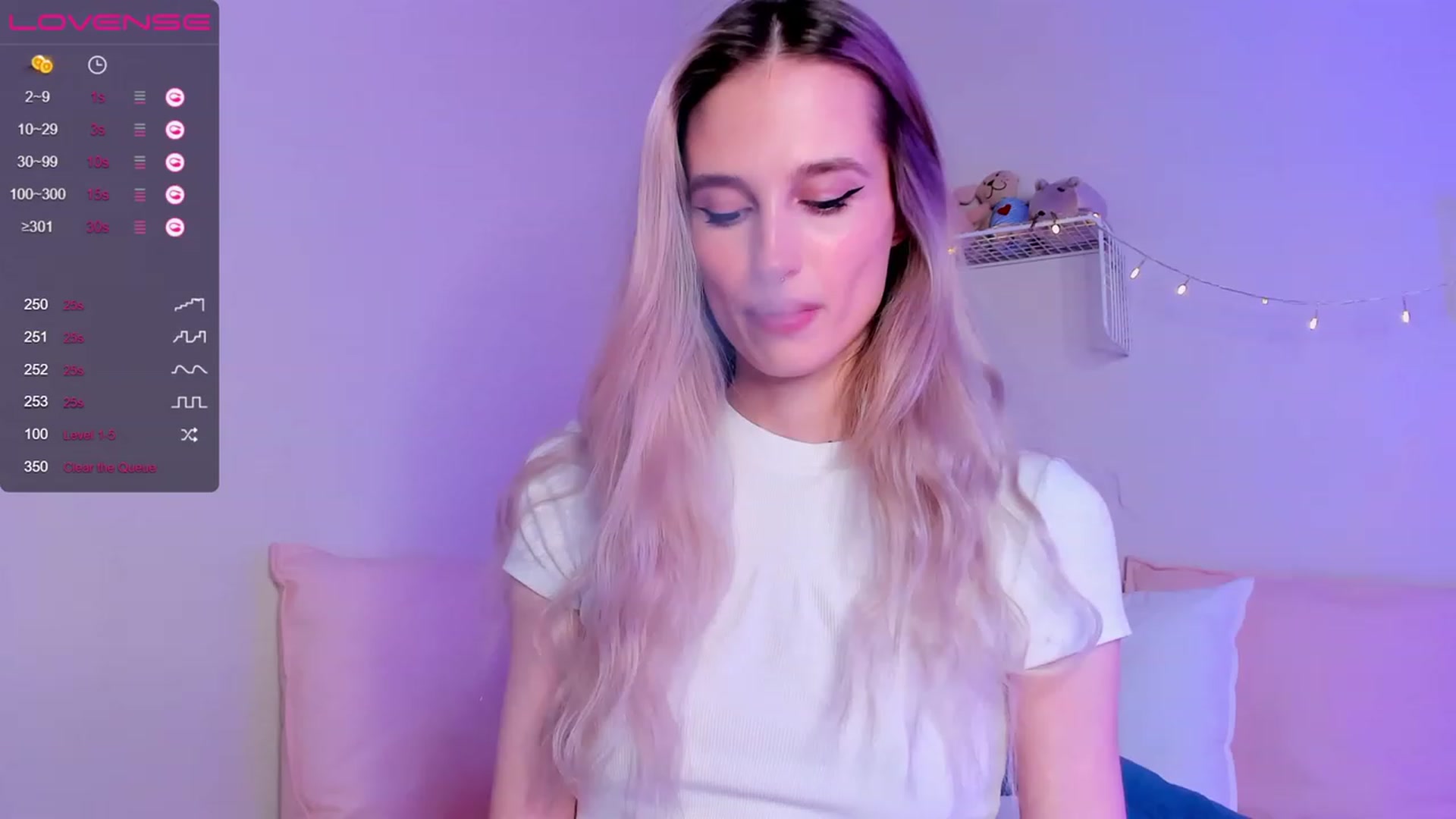 Gallery image thumbnail from NeonShine's myfreecams stream on, 11/26/2022, 04:52 image 6 of 20