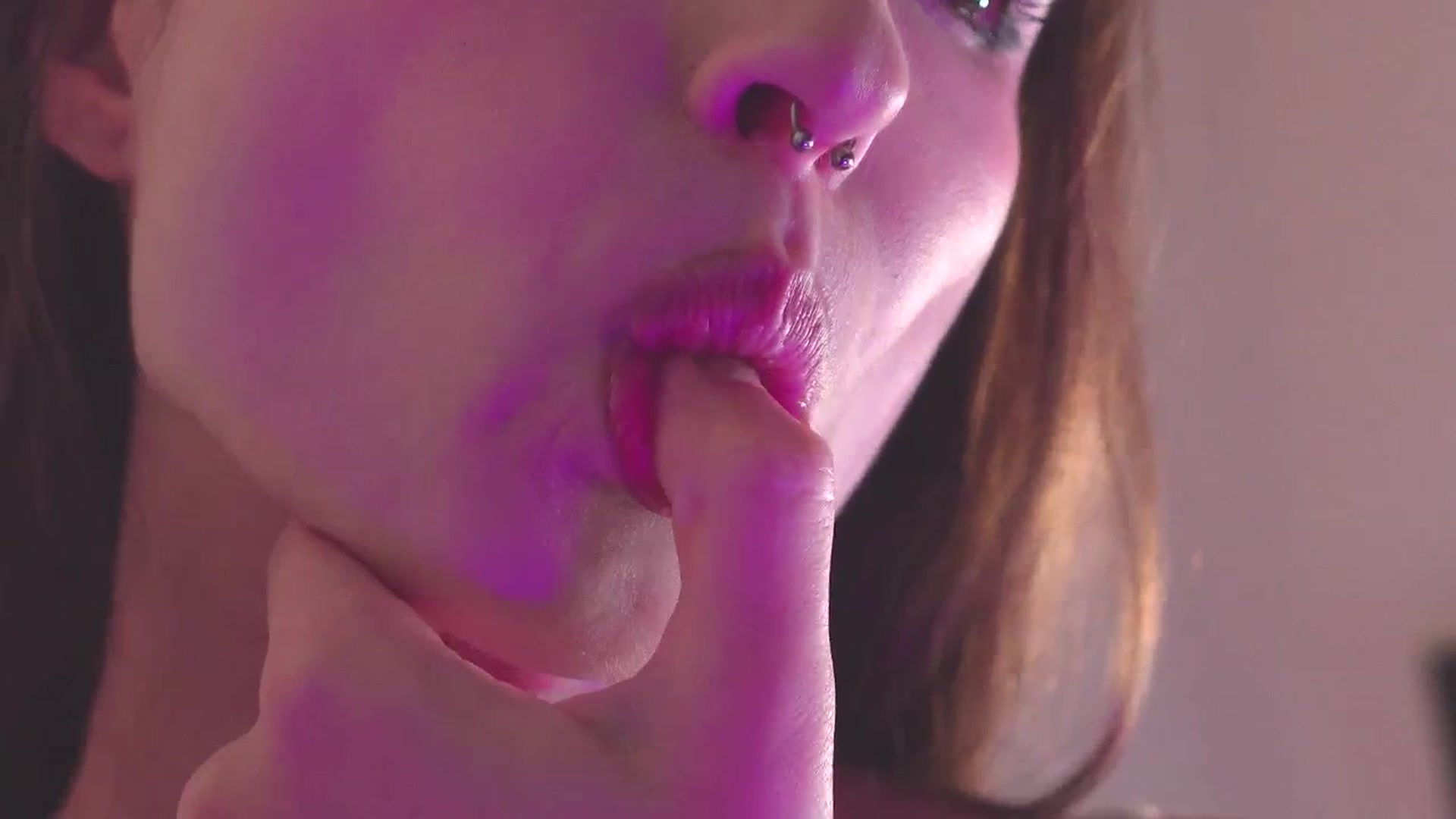 Gallery image thumbnail from NeonShine's myfreecams stream on, 08/17/2025, 13:12 image 3 of 20