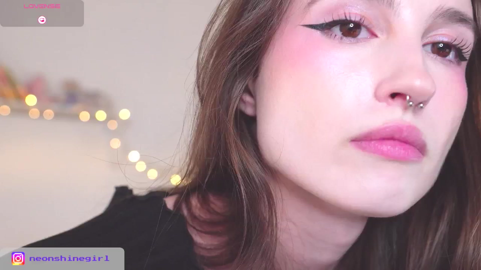 Gallery image thumbnail from NeonShine's myfreecams stream on, 09/21/2025, 11:02 image 12 of 20