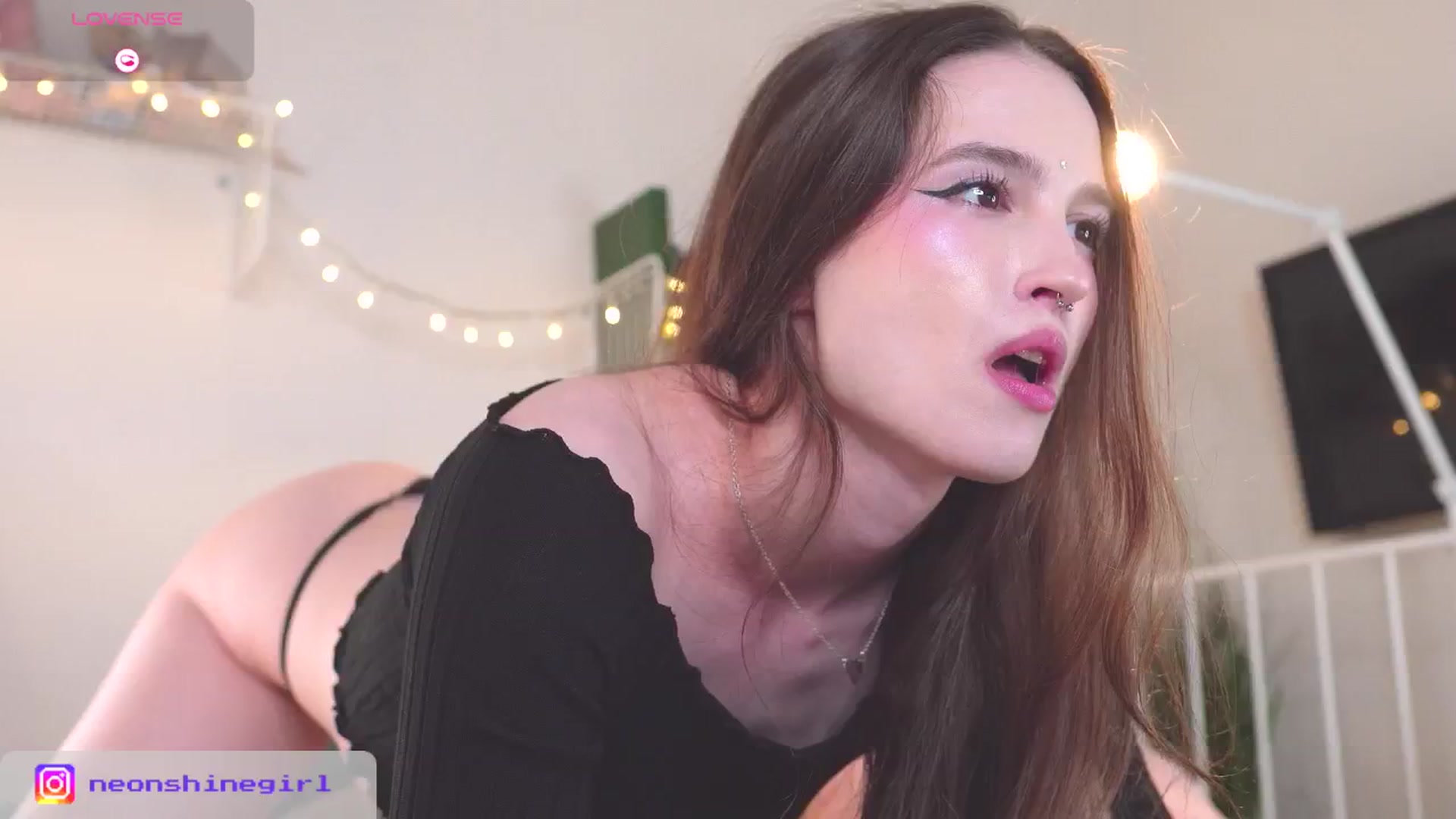 Gallery image thumbnail from NeonShine's myfreecams stream on, 09/21/2025, 11:02 image 17 of 20