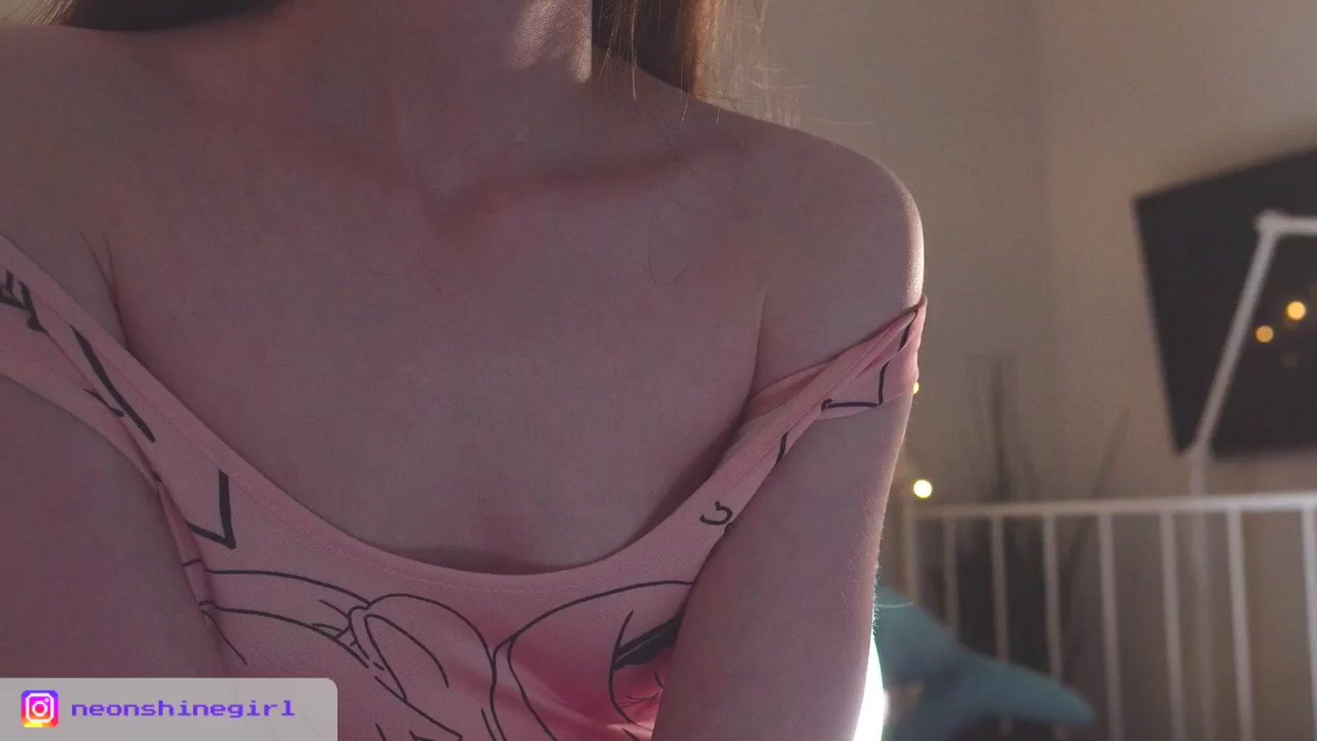 Gallery image thumbnail from NeonShine's myfreecams stream on, 11/01/2025, 12:30 image 19 of 20