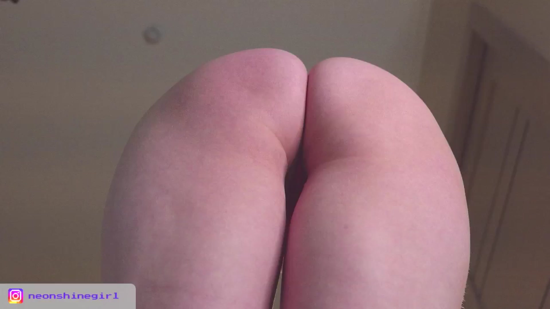 Gallery image thumbnail from NeonShine's myfreecams stream on, 01/11/2026, 10:58 image 17 of 20