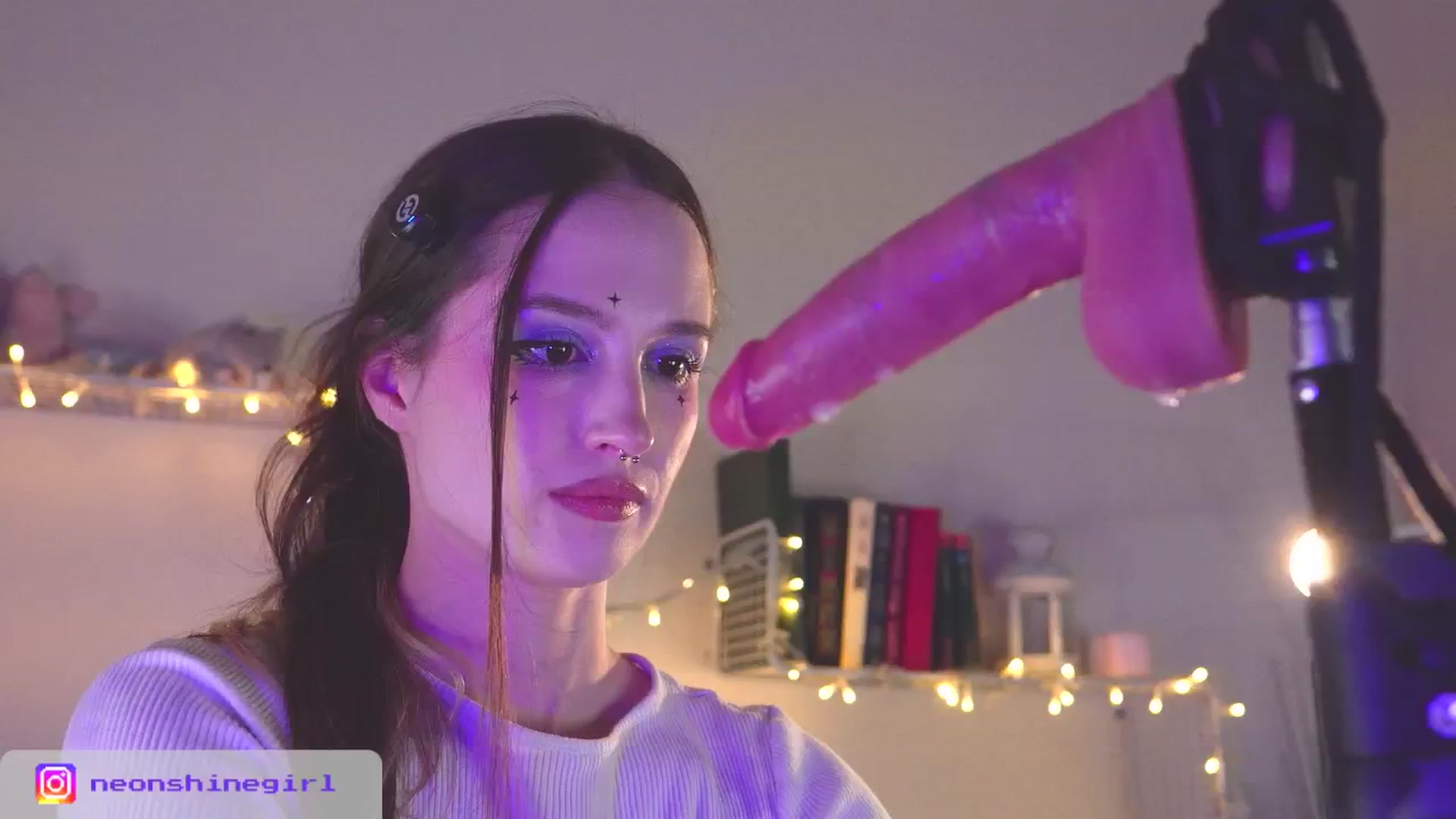 Gallery image thumbnail from NeonShine's myfreecams stream on, 02/23/2026, 12:33 image 16 of 20