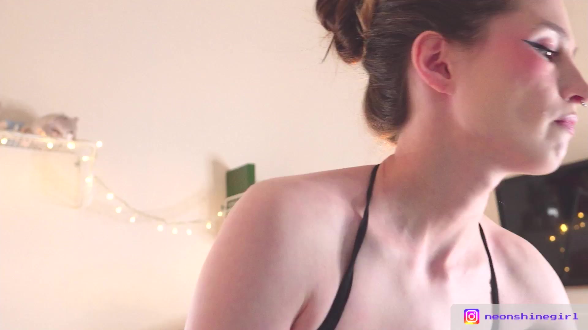 Gallery image thumbnail from NeonShine's myfreecams stream on, 03/16/2026, 08:05 image 15 of 20