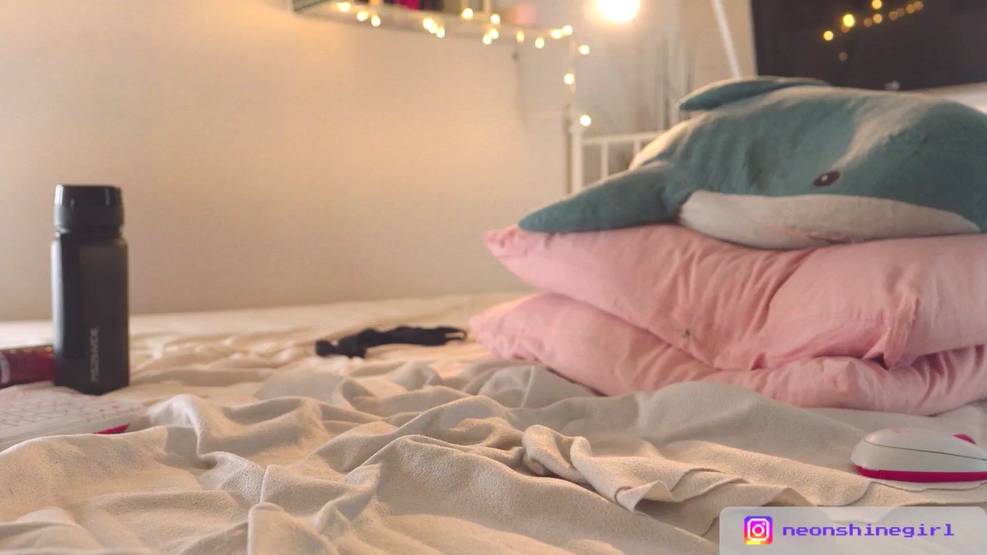 Gallery image thumbnail from NeonShine's myfreecams stream on, 03/23/2026, 08:22 image 16 of 20