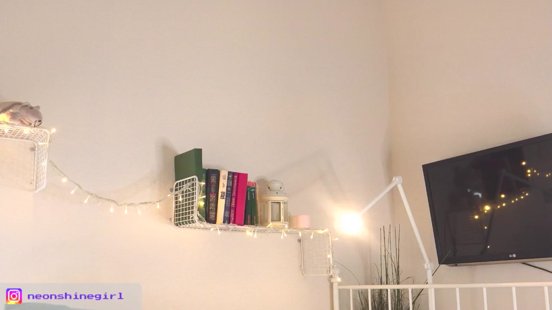 Gallery image thumbnail from NeonShine's myfreecams stream on, 03/23/2026, 11:42 image 15 of 20