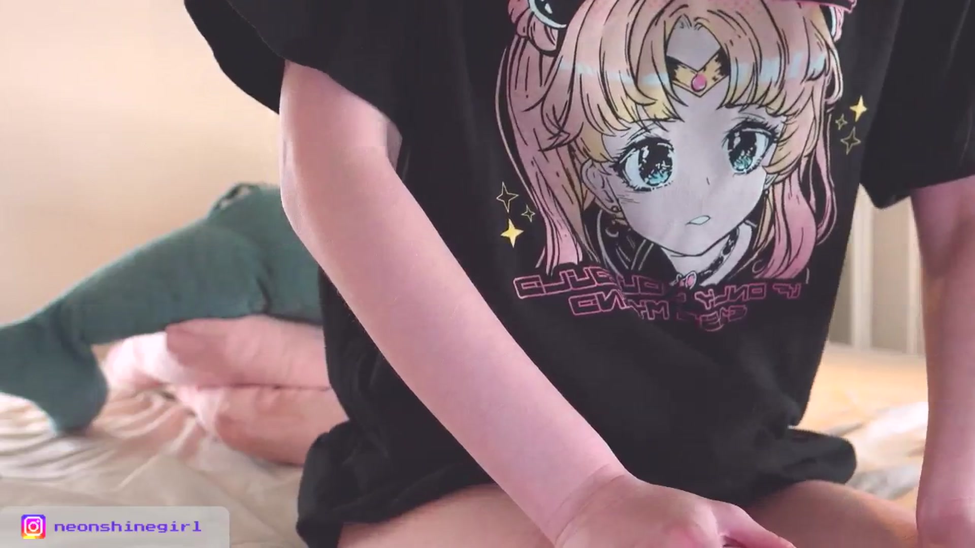 Gallery image thumbnail from NeonShine's myfreecams stream on, 03/25/2026, 13:15 image 19 of 20
