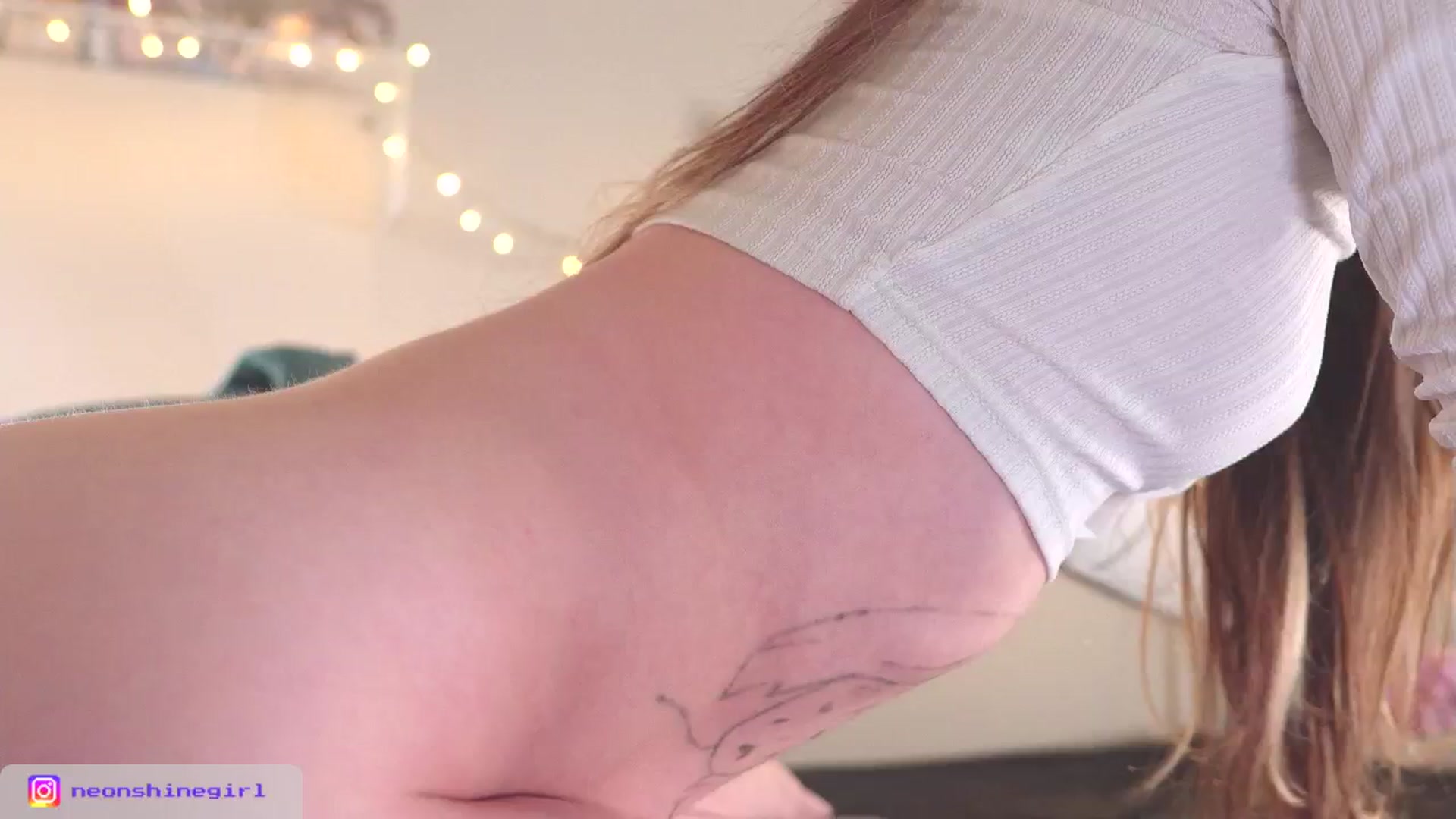 Gallery image thumbnail from NeonShine's myfreecams stream on, 04/13/2026, 07:05 image 15 of 20