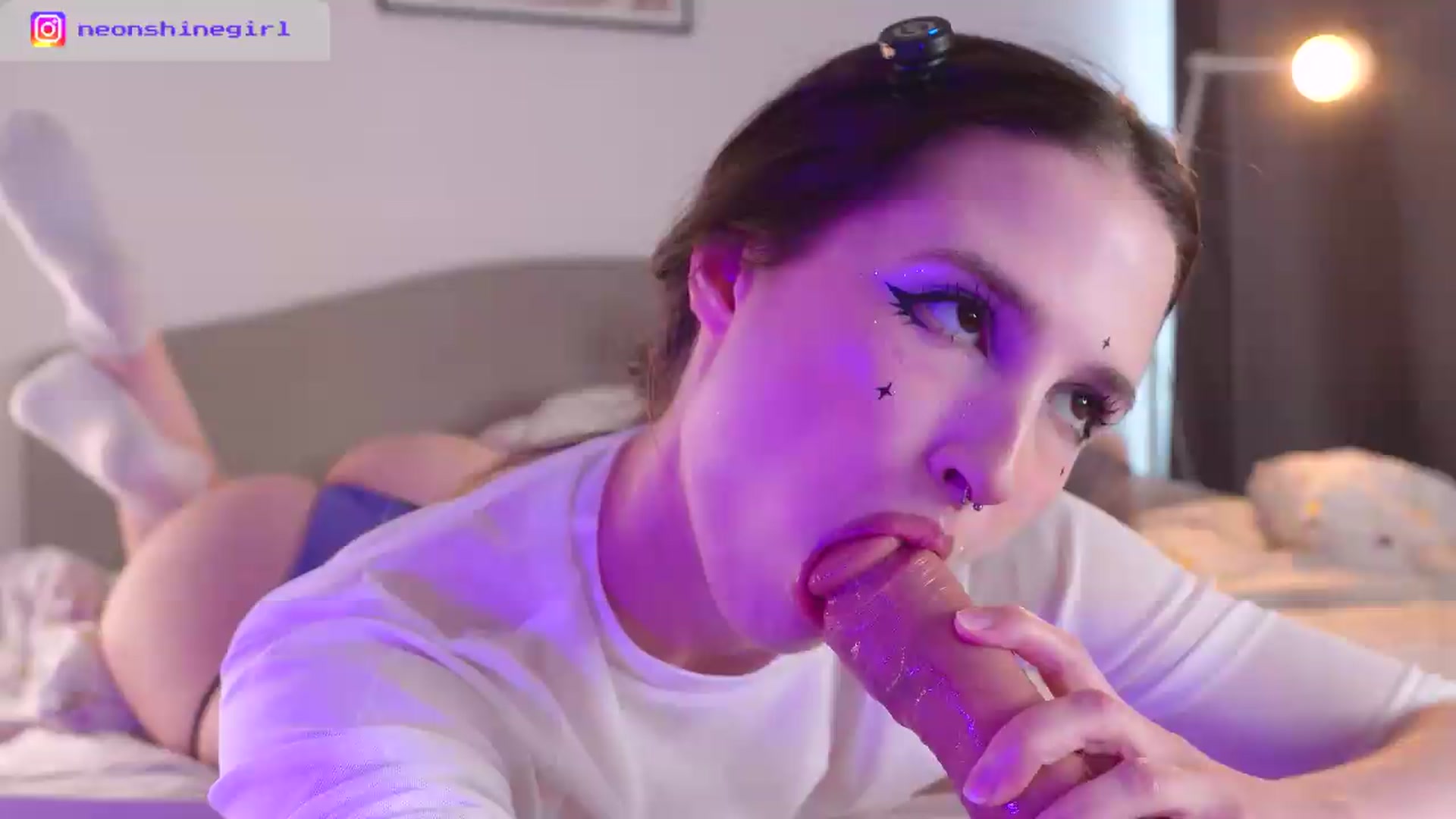 Gallery image thumbnail from NeonShine's myfreecams stream on, 05/25/2026, 10:40 image 13 of 20