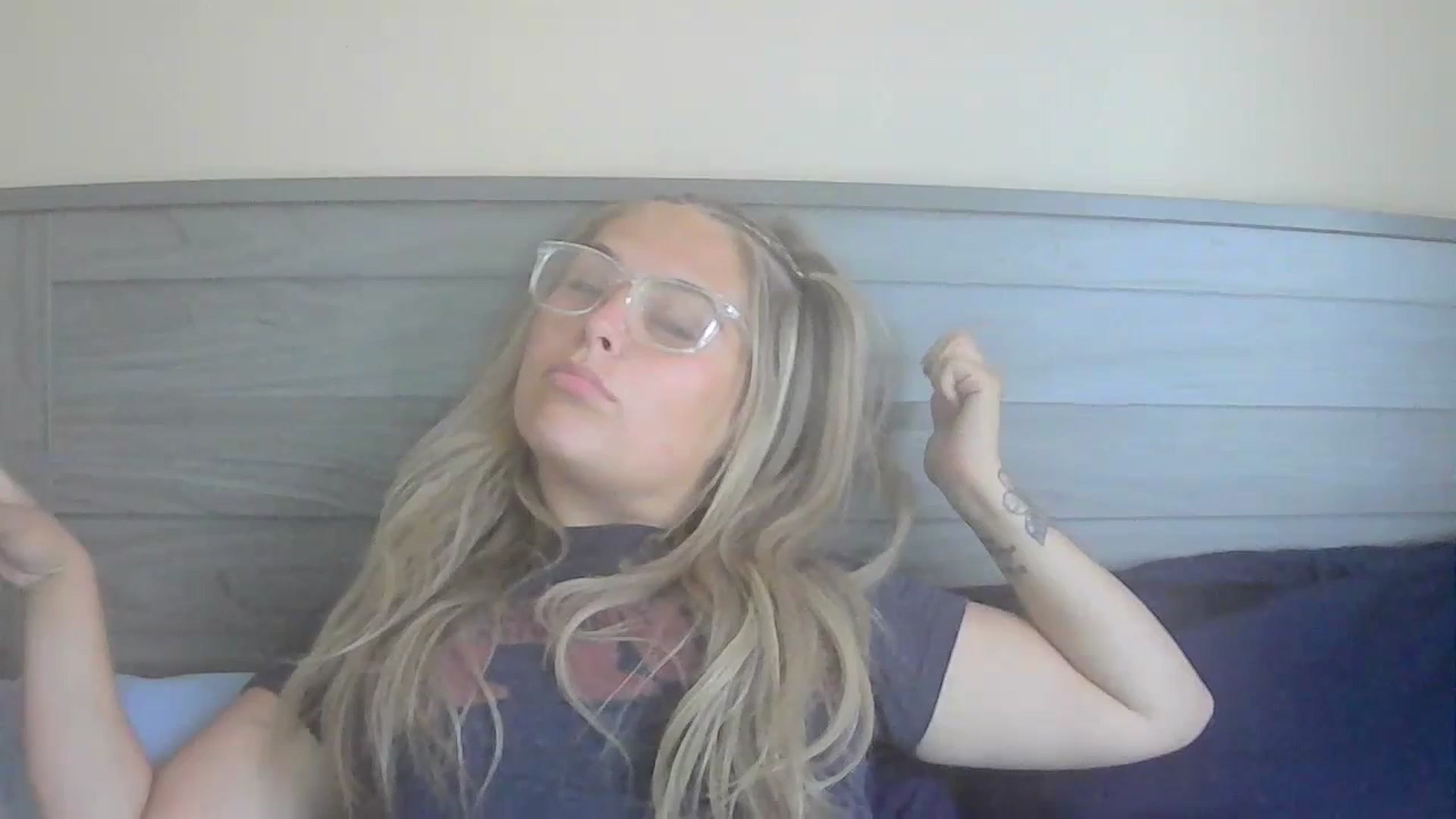 Gallery image thumbnail from Neonmoon19's myfreecams stream on, 07/20/2023, 16:53 image 1 of 20