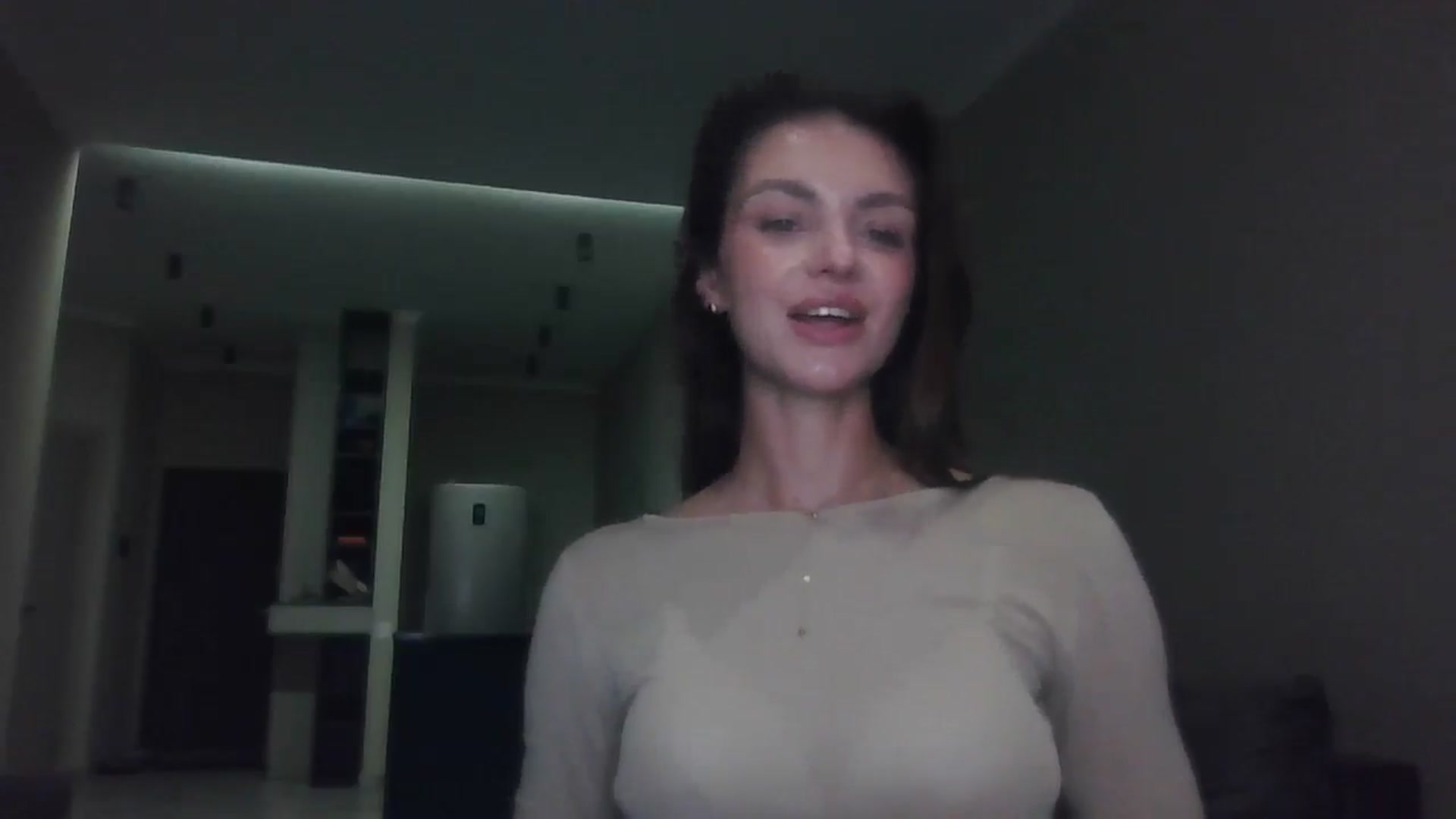 Gallery image thumbnail from Nerdi's myfreecams stream on, 07/05/2025, 23:55 image 16 of 20