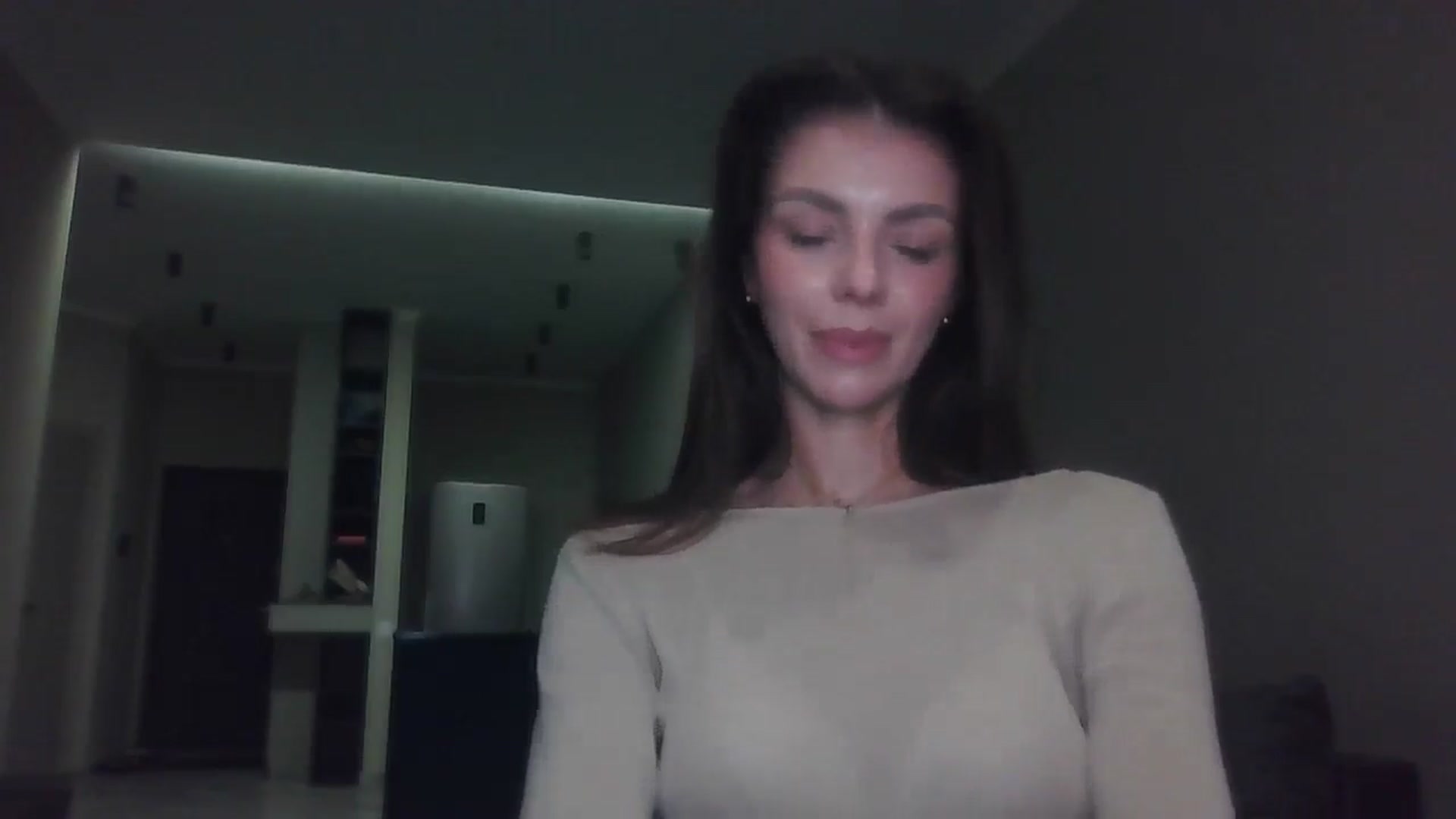 Gallery image thumbnail from Nerdi's myfreecams stream on, 07/05/2025, 23:55 image 7 of 20