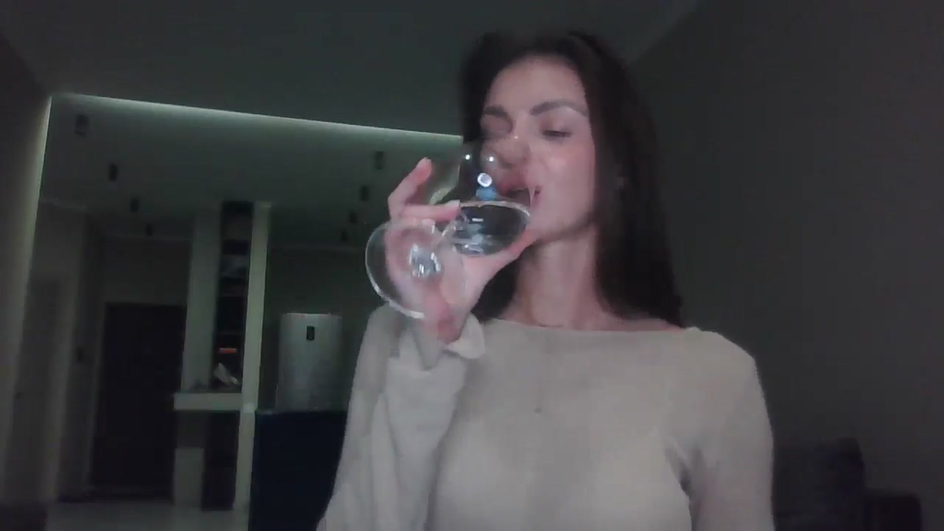 Gallery image thumbnail from Nerdi's myfreecams stream on, 07/05/2025, 23:55 image 8 of 20