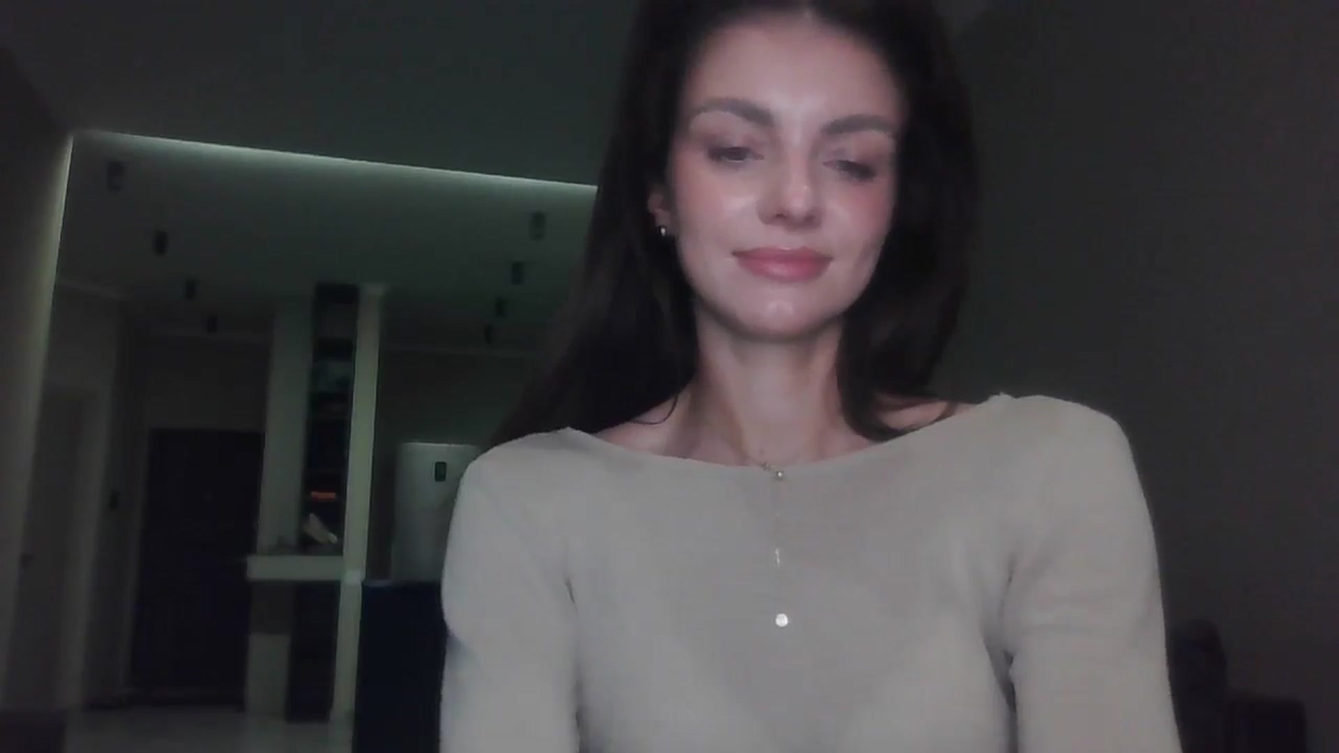 Gallery image thumbnail from Nerdi's myfreecams stream on, 07/05/2025, 23:55 image 5 of 20