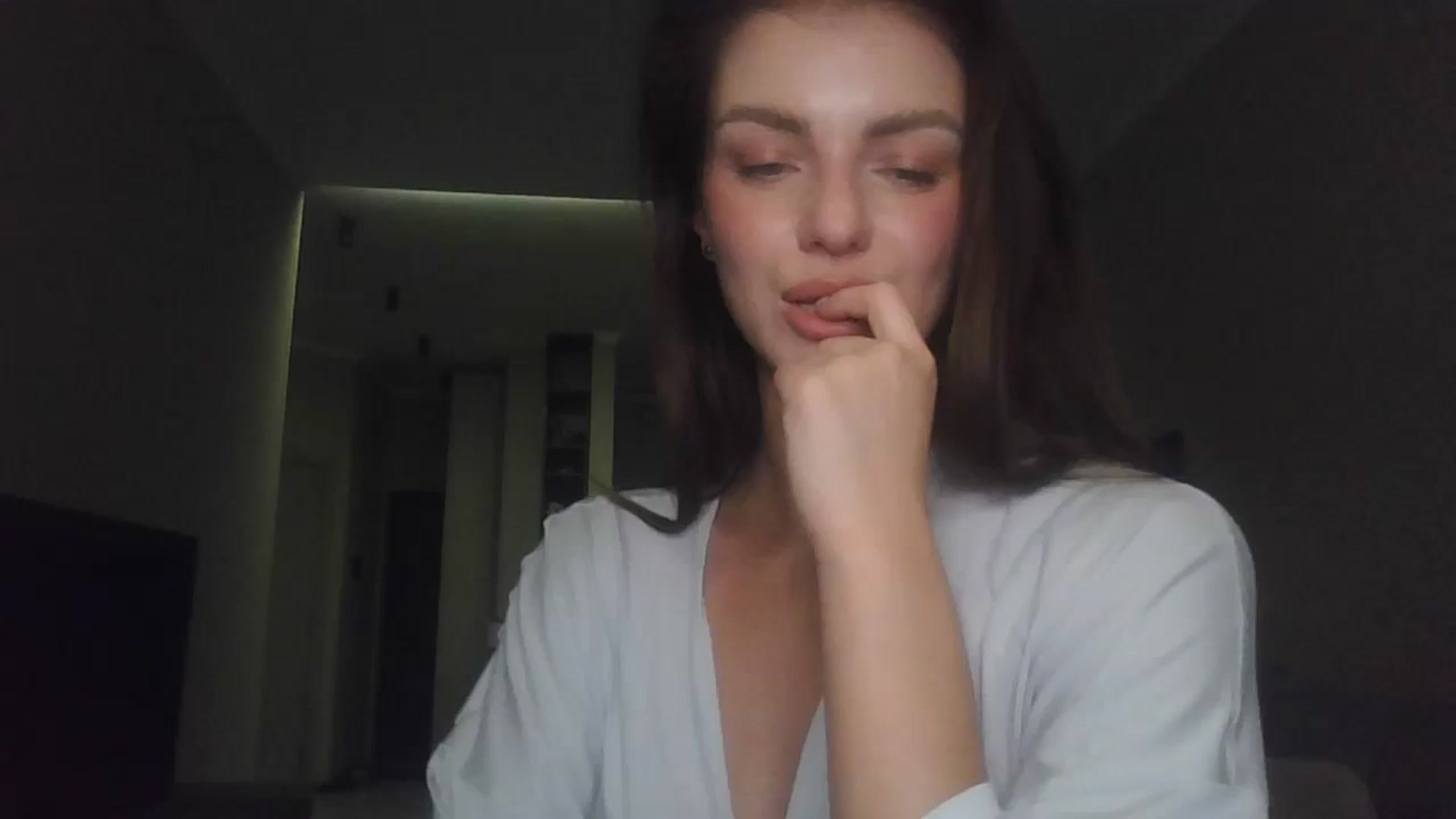 Gallery image thumbnail from Nerdi's myfreecams stream on, 07/08/2025, 23:56 image 20 of 20