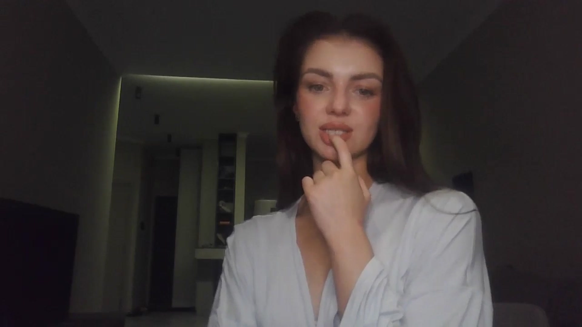 Gallery image thumbnail from Nerdi's myfreecams stream on, 07/08/2025, 23:56 image 13 of 20