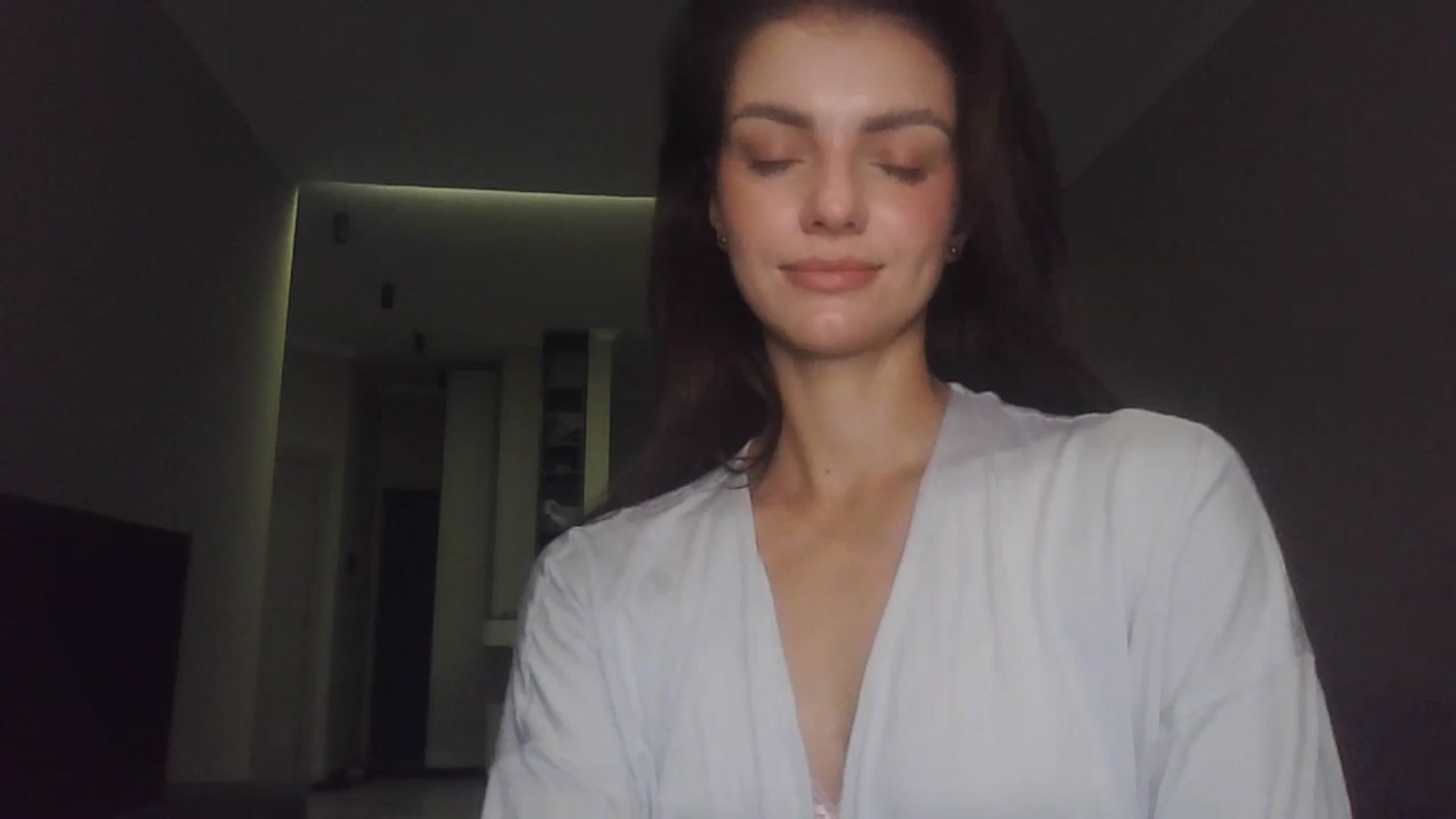 Gallery image thumbnail from Nerdi's myfreecams stream on, 07/09/2025, 01:42 image 8 of 20