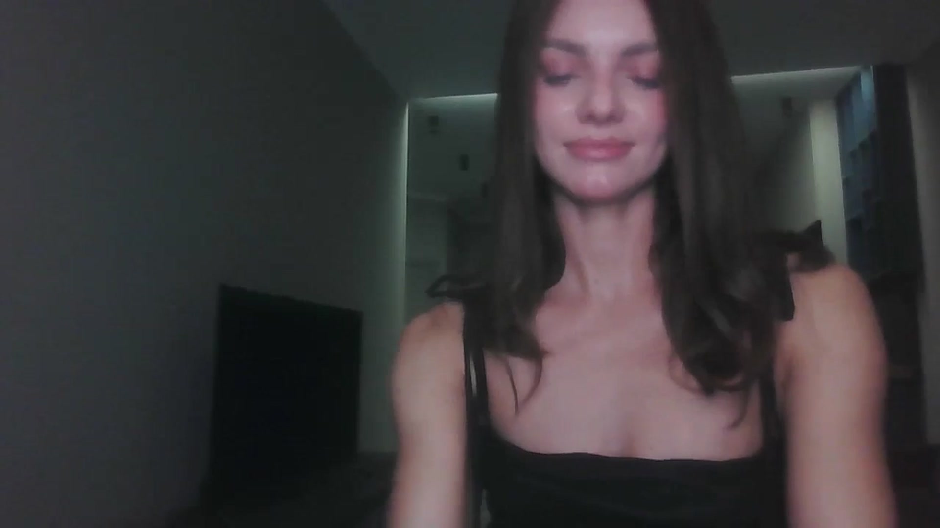 Gallery image thumbnail from Nerdi's myfreecams stream on, 07/10/2025, 22:21 image 14 of 20