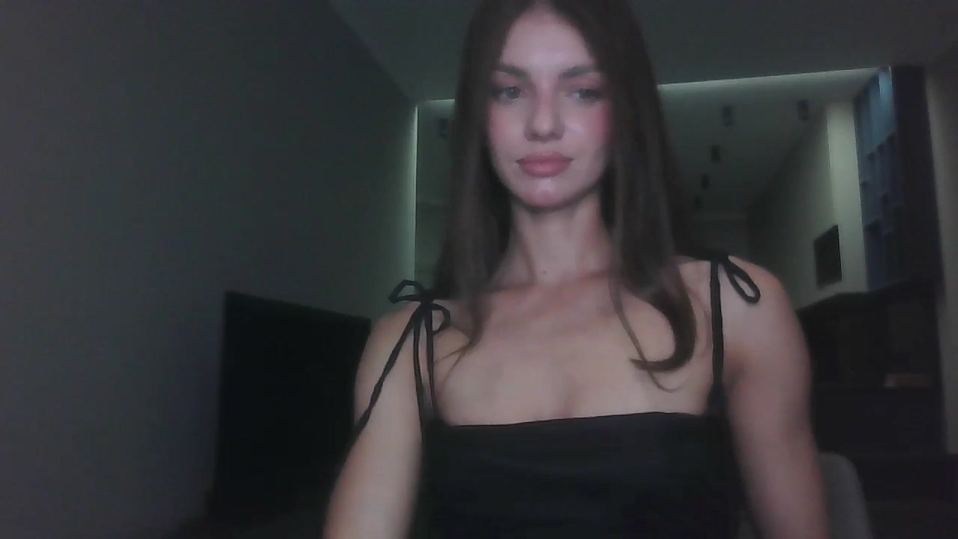 Gallery image thumbnail from Nerdi's myfreecams stream on, 07/10/2025, 22:21 image 6 of 20