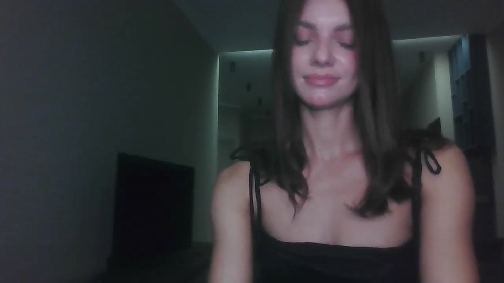 Gallery image thumbnail from Nerdi's myfreecams stream on, 07/10/2025, 22:21 image 16 of 20