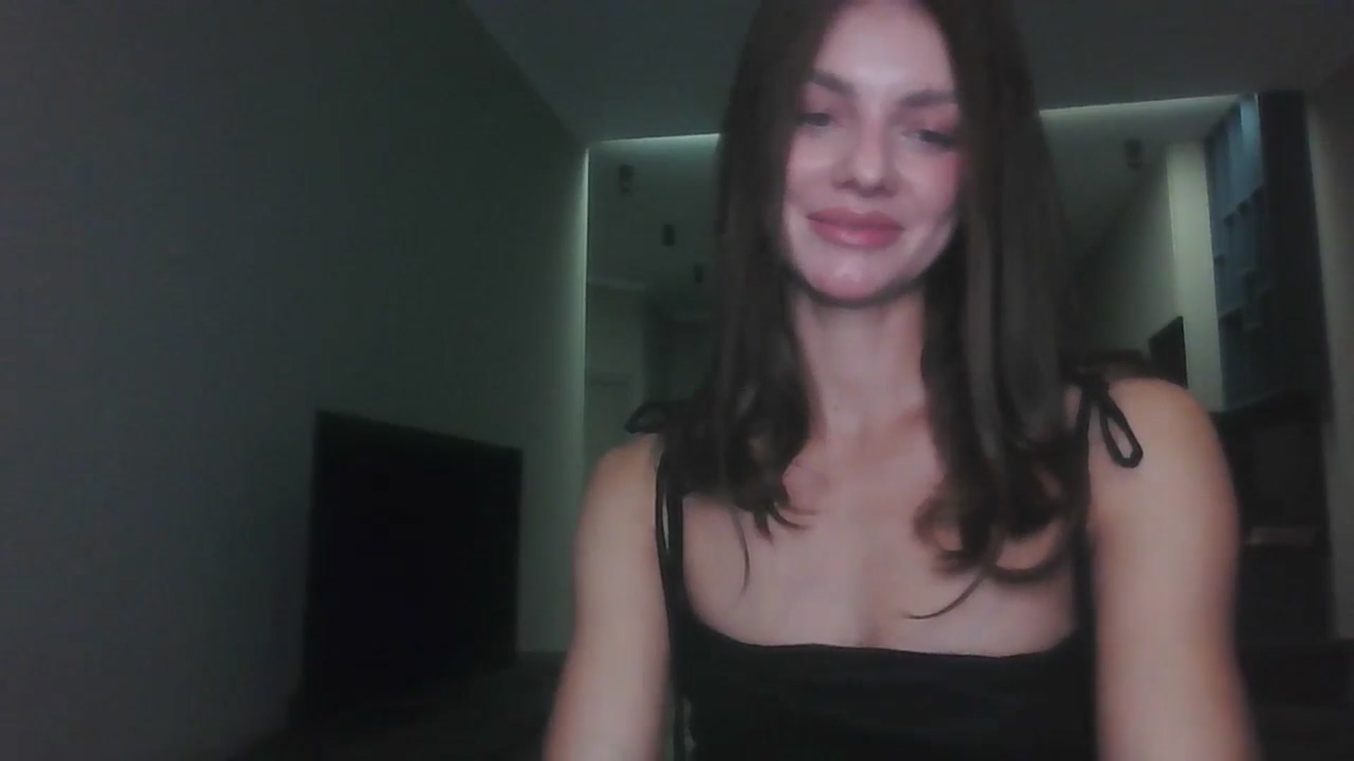 Gallery image thumbnail from Nerdi's myfreecams stream on, 07/10/2025, 22:21 image 17 of 20