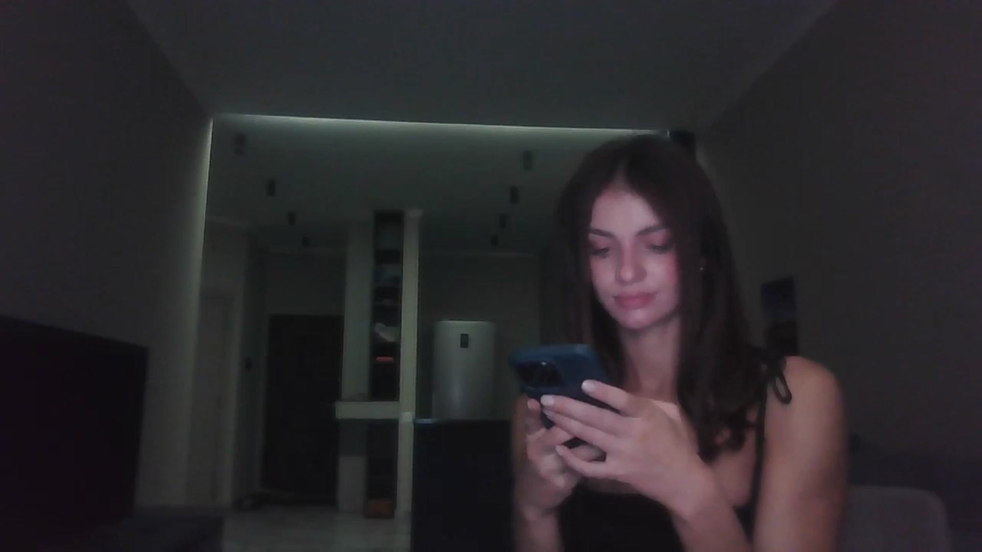 Gallery image thumbnail from Nerdi's myfreecams stream on, 07/11/2025, 01:55 image 15 of 20