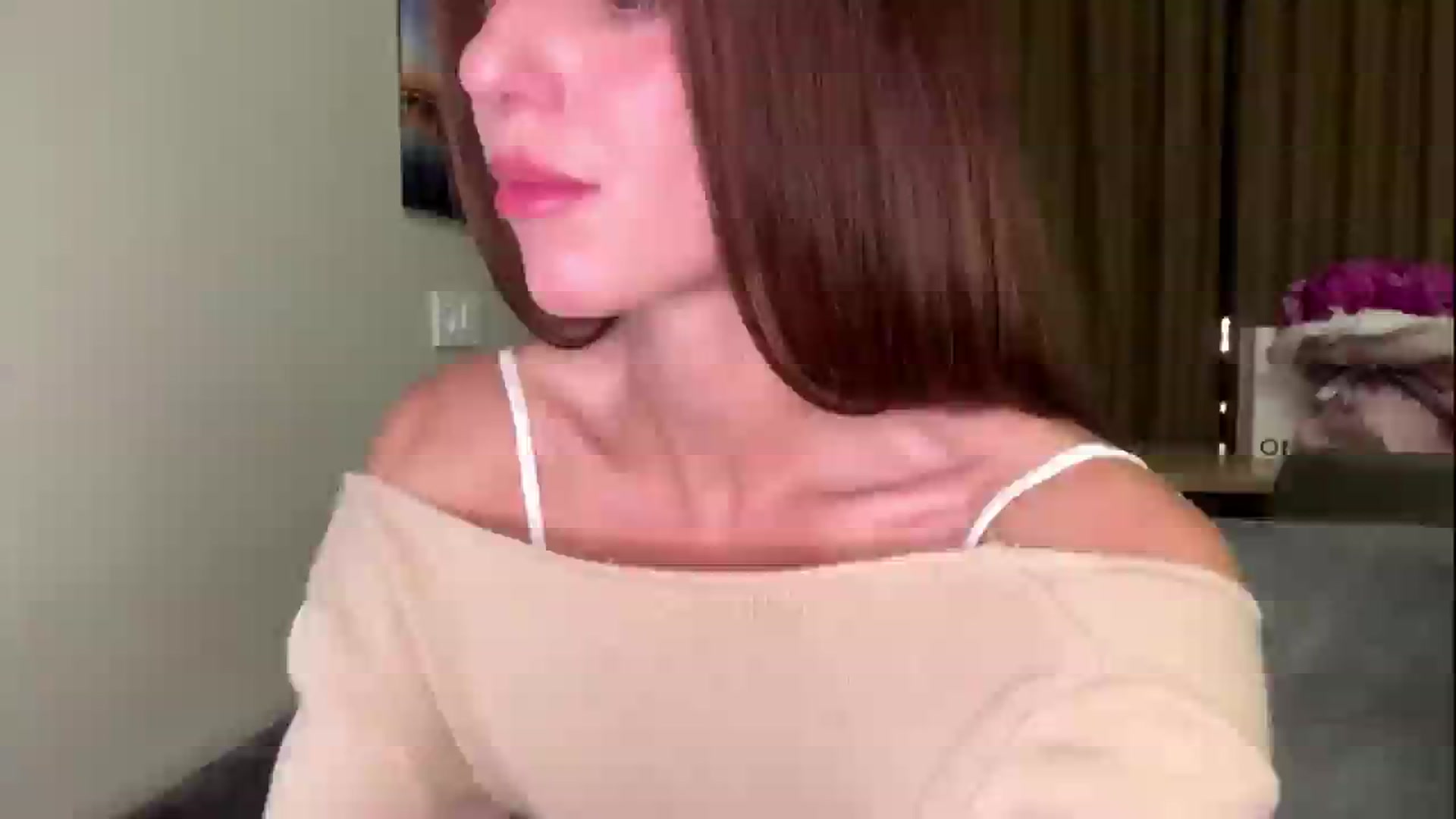 Gallery image thumbnail from Nerdi's myfreecams stream on, 07/27/2025, 19:10 image 1 of 20