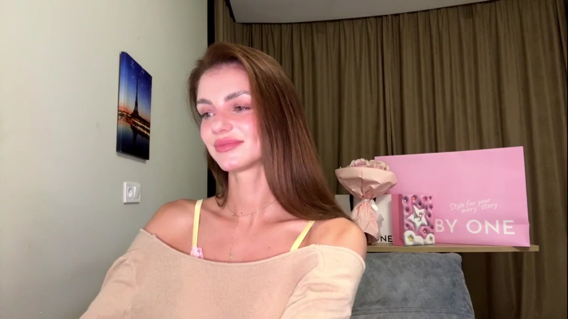 Gallery image thumbnail from Nerdi's myfreecams stream on, 08/05/2025, 21:17 image 13 of 20
