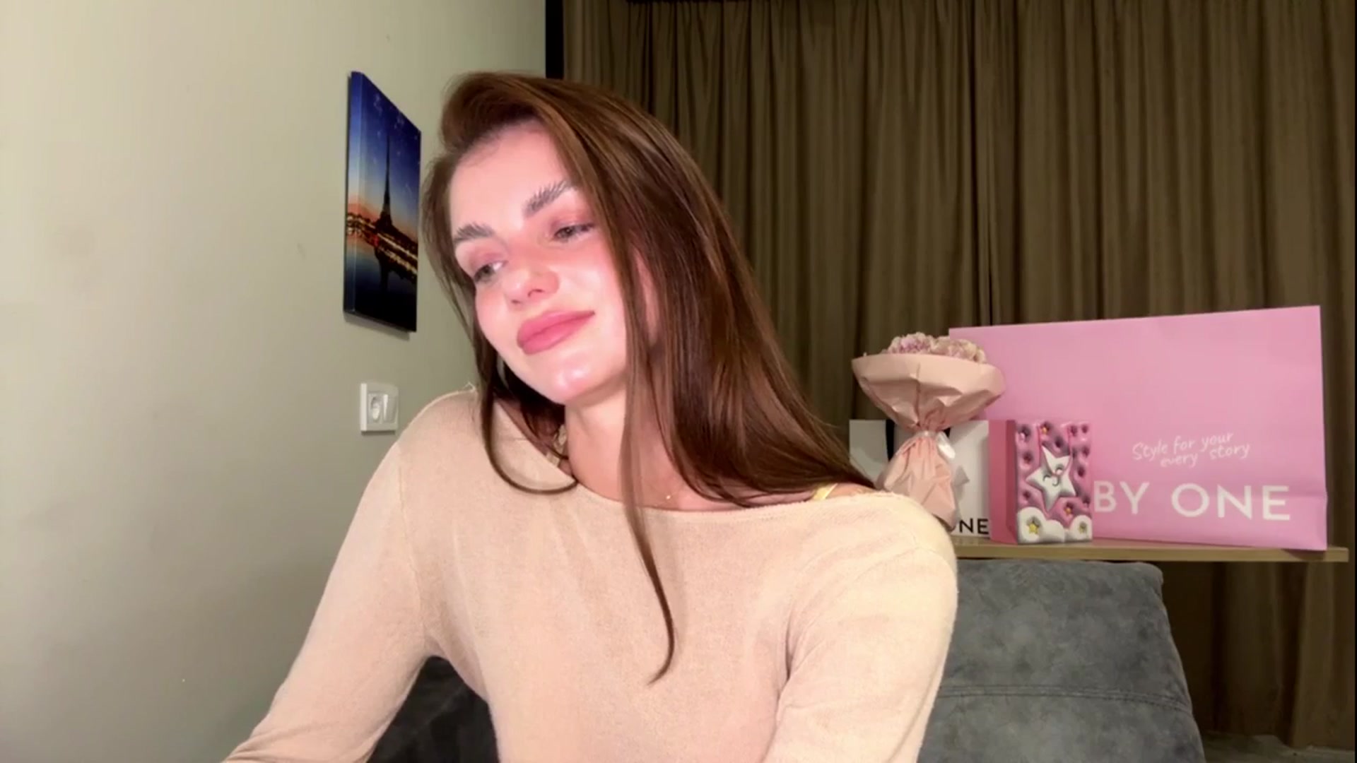 Gallery image thumbnail from Nerdi's myfreecams stream on, 08/05/2025, 21:42 image 10 of 20