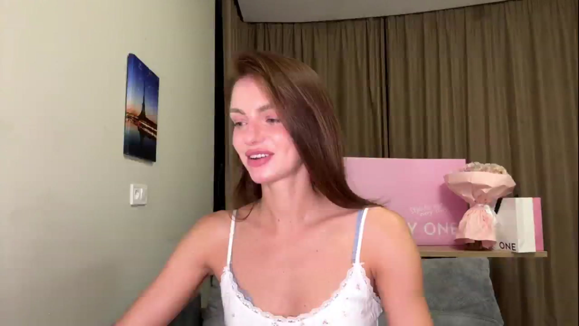 Gallery image thumbnail from Nerdi's myfreecams stream on, 08/08/2025, 23:14 image 7 of 20
