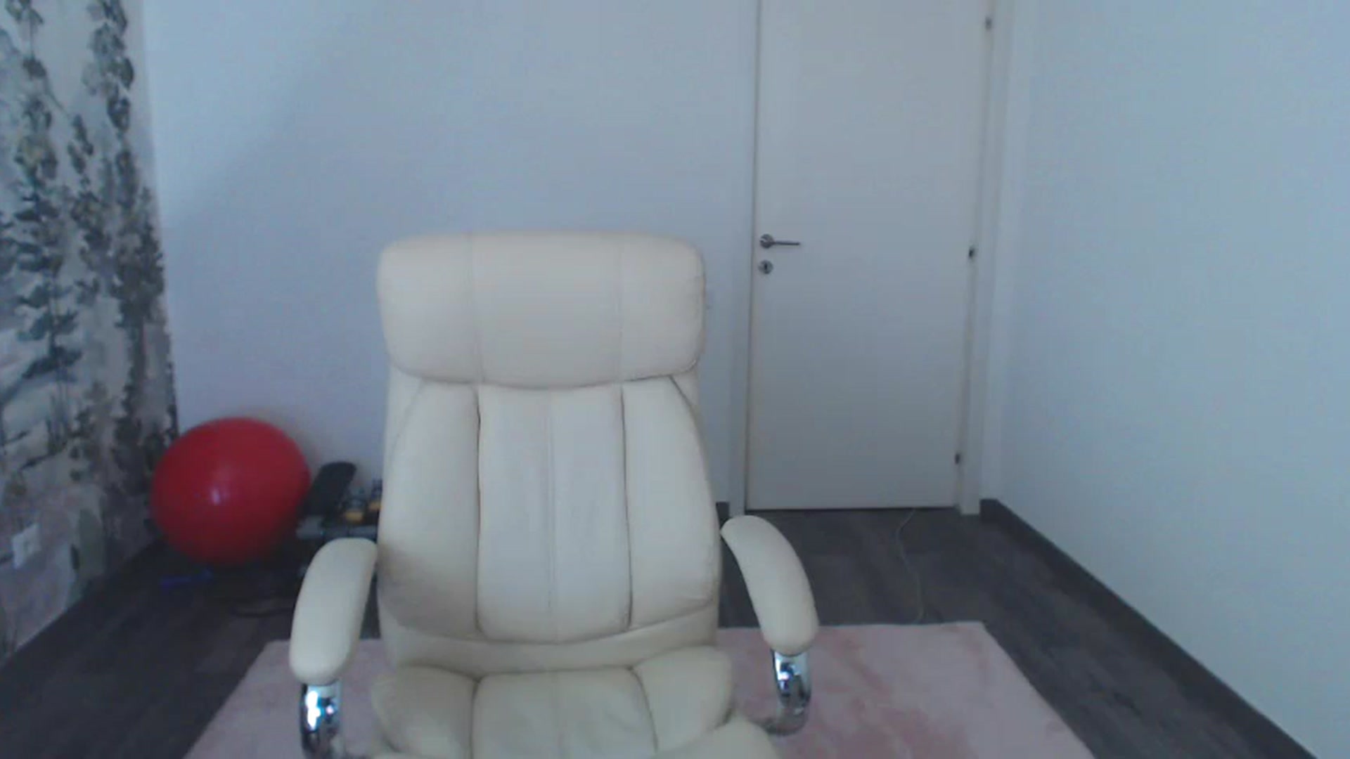 Gallery image thumbnail from NerdyDexter's myfreecams stream on, 12/08/2022, 11:19 image 13 of 20