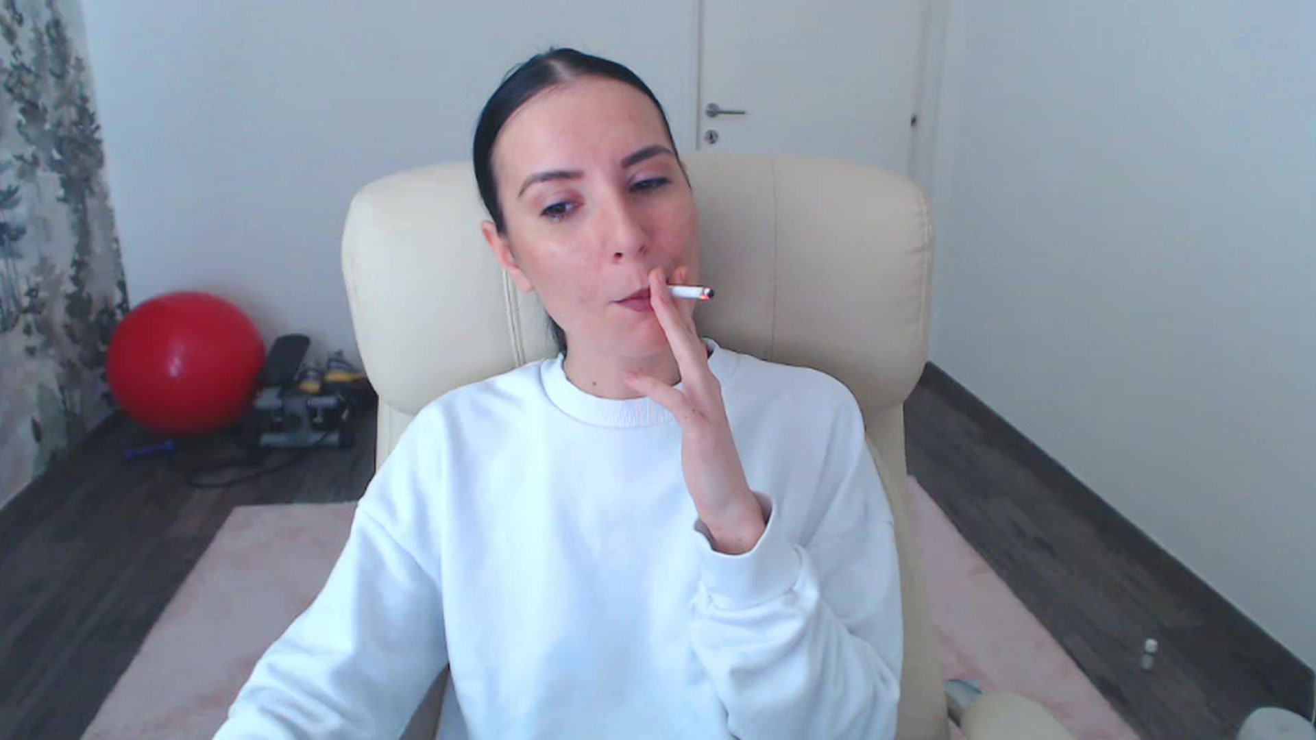 Gallery image thumbnail from NerdyDexter's myfreecams stream on, 12/08/2022, 11:19 image 2 of 20