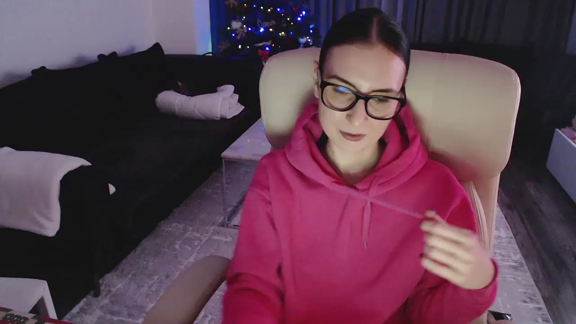 Gallery image thumbnail from NerdyDexter's myfreecams stream on, 12/16/2022, 19:17 image 19 of 20