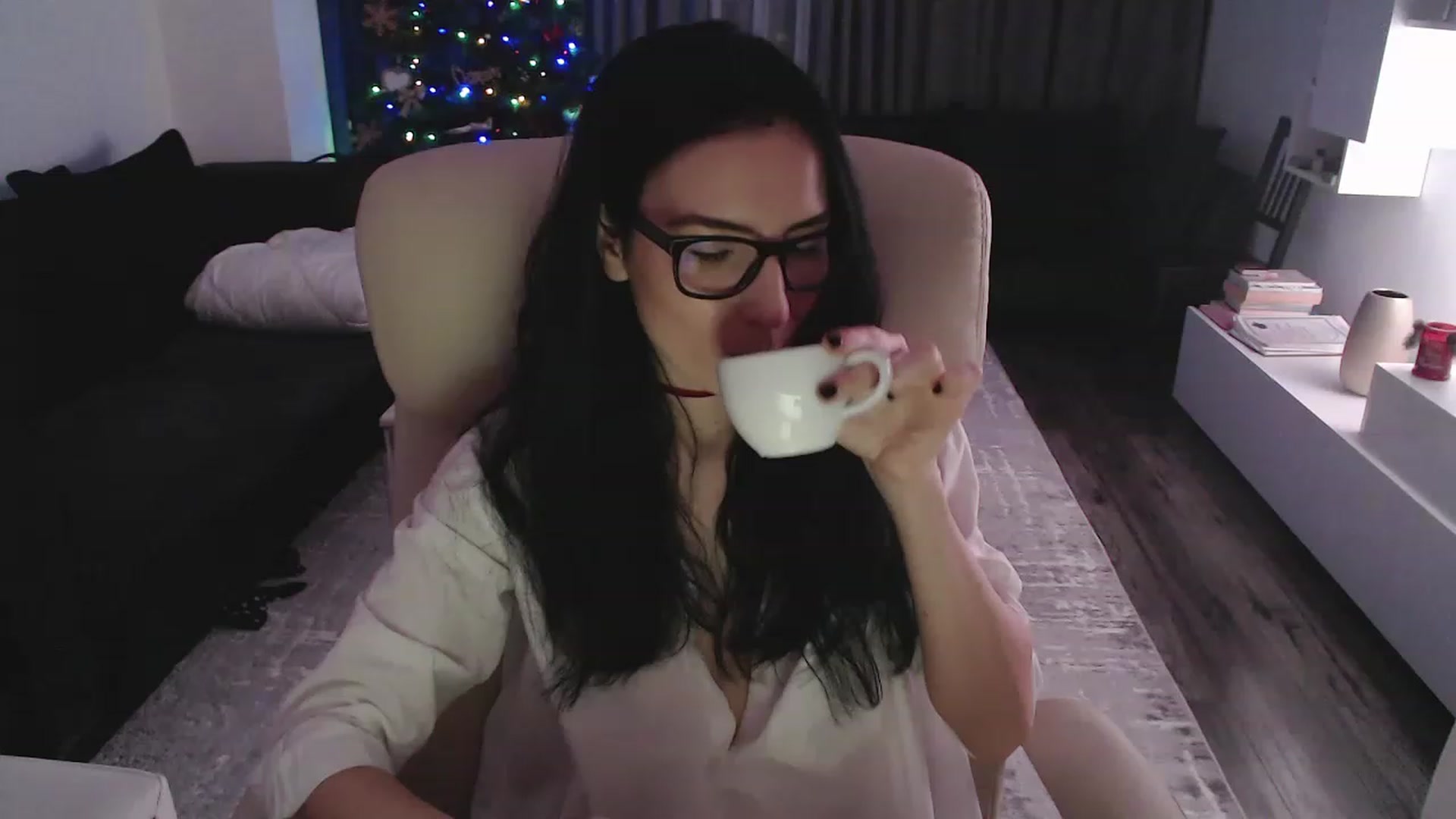 Gallery image thumbnail from NerdyDexter's myfreecams stream on, 12/18/2022, 18:03 image 1 of 20