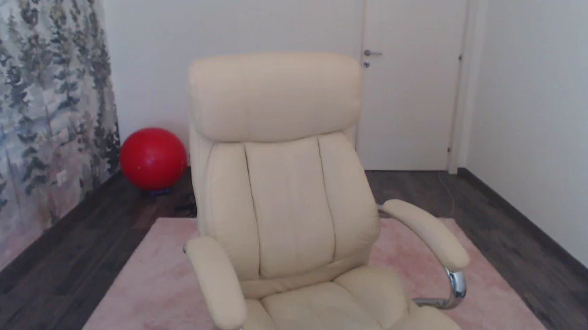 Gallery image thumbnail from NerdyDexter's myfreecams stream on, 06/07/2023, 16:13 image 7 of 20