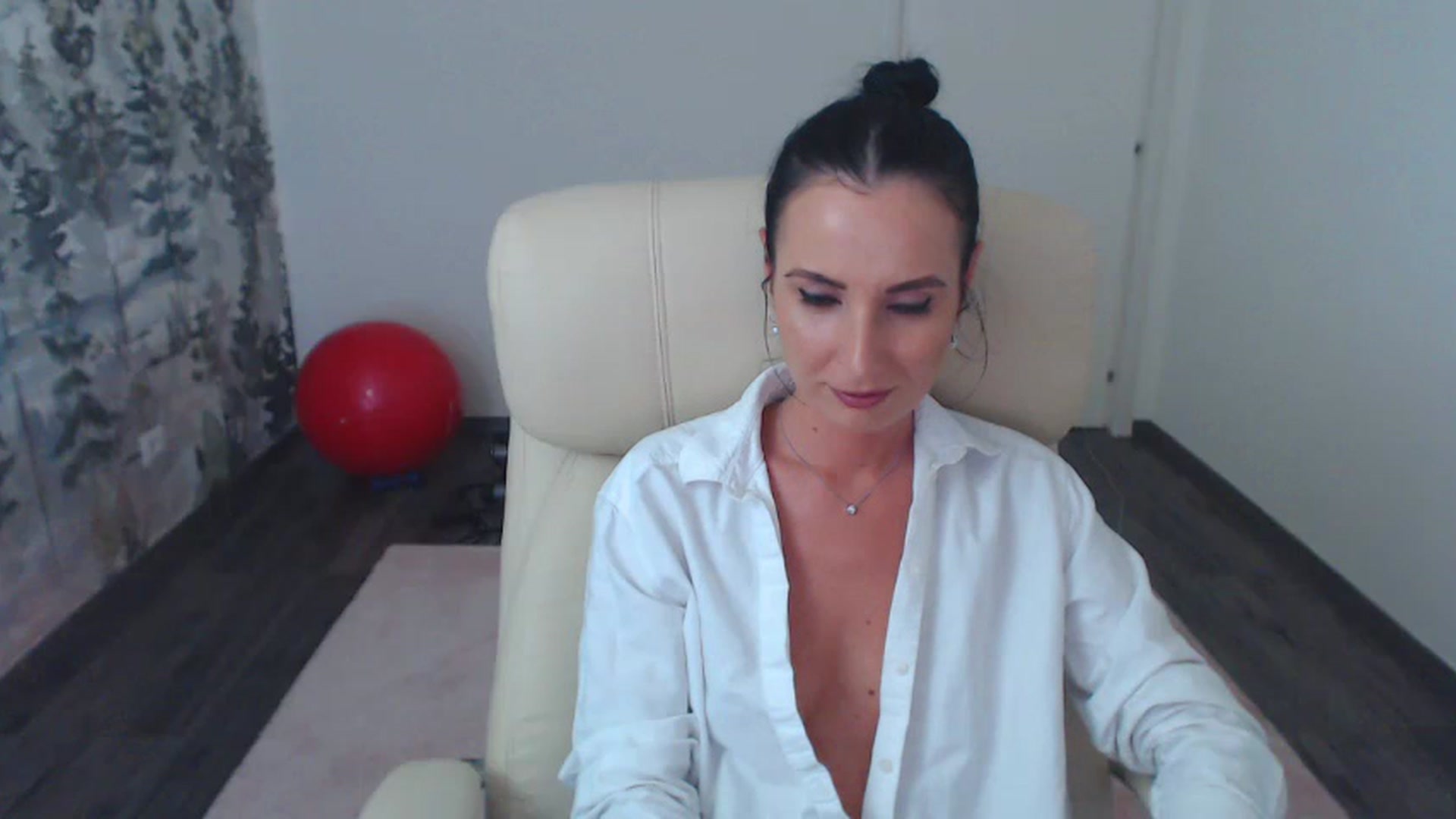 Gallery image thumbnail from NerdyDexter's myfreecams stream on, 06/07/2023, 16:58 image 11 of 20