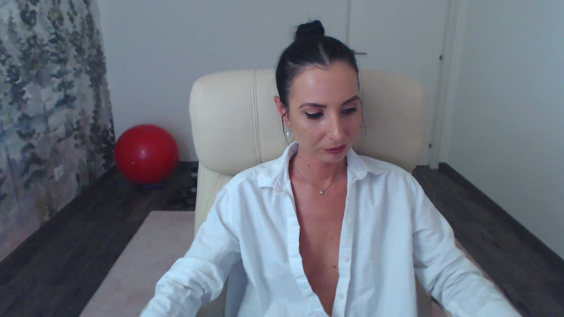 Gallery image thumbnail from NerdyDexter's myfreecams stream on, 06/07/2023, 16:58 image 15 of 20