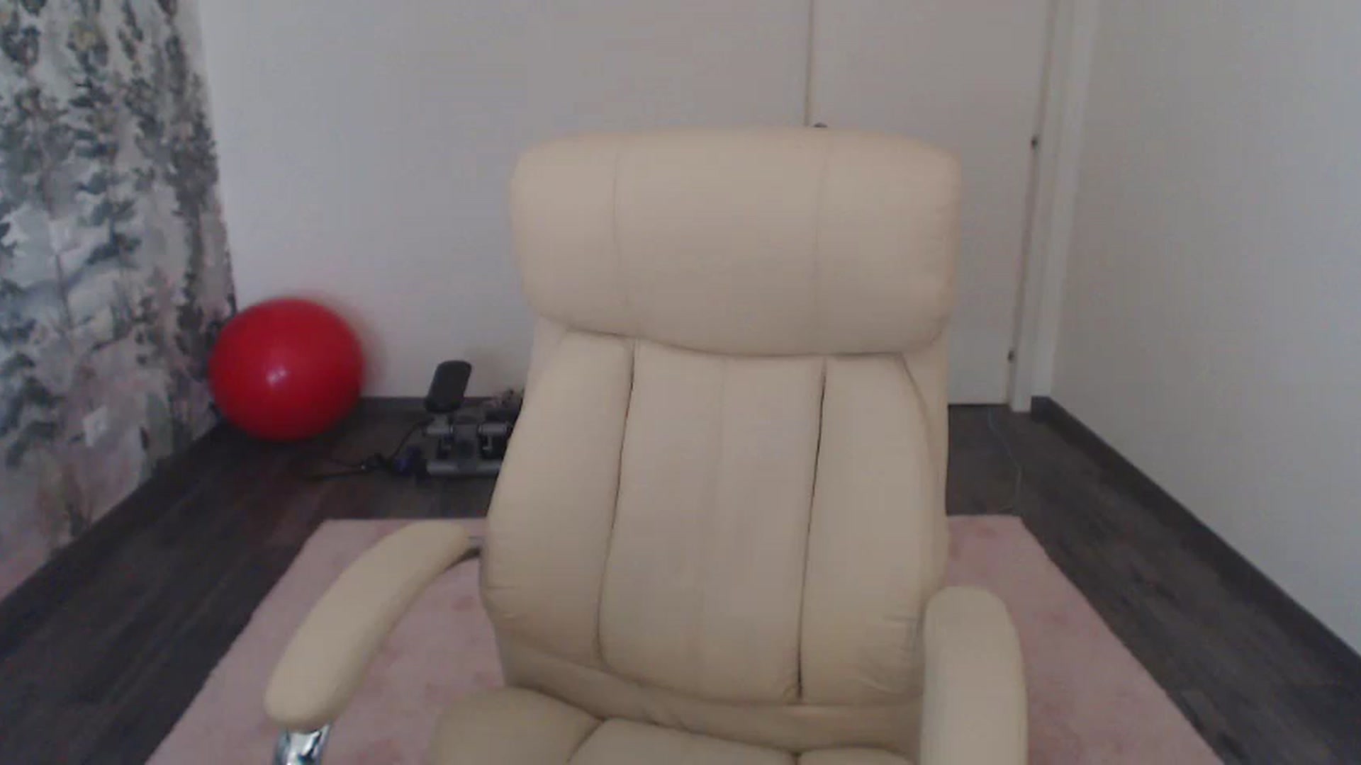 Gallery image thumbnail from NerdyDexter's myfreecams stream on, 07/11/2023, 17:01 image 4 of 20
