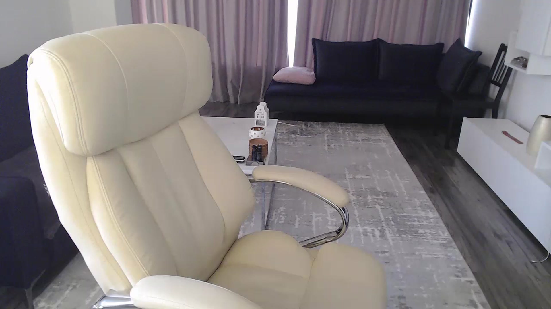 Gallery image thumbnail from NerdyDexter's myfreecams stream on, 07/21/2023, 18:29 image 8 of 20
