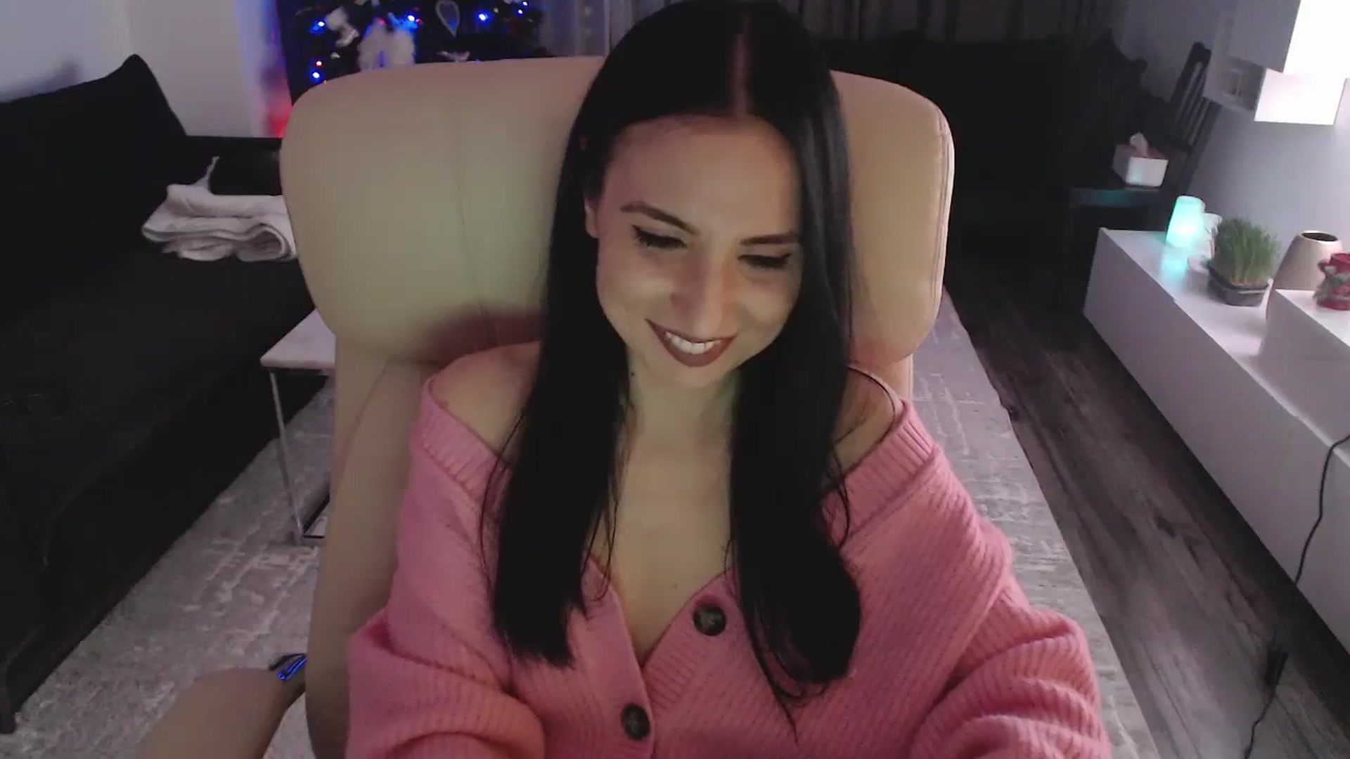 Gallery image thumbnail from NerdyDexter's myfreecams stream on, 12/22/2023, 19:42 image 8 of 20