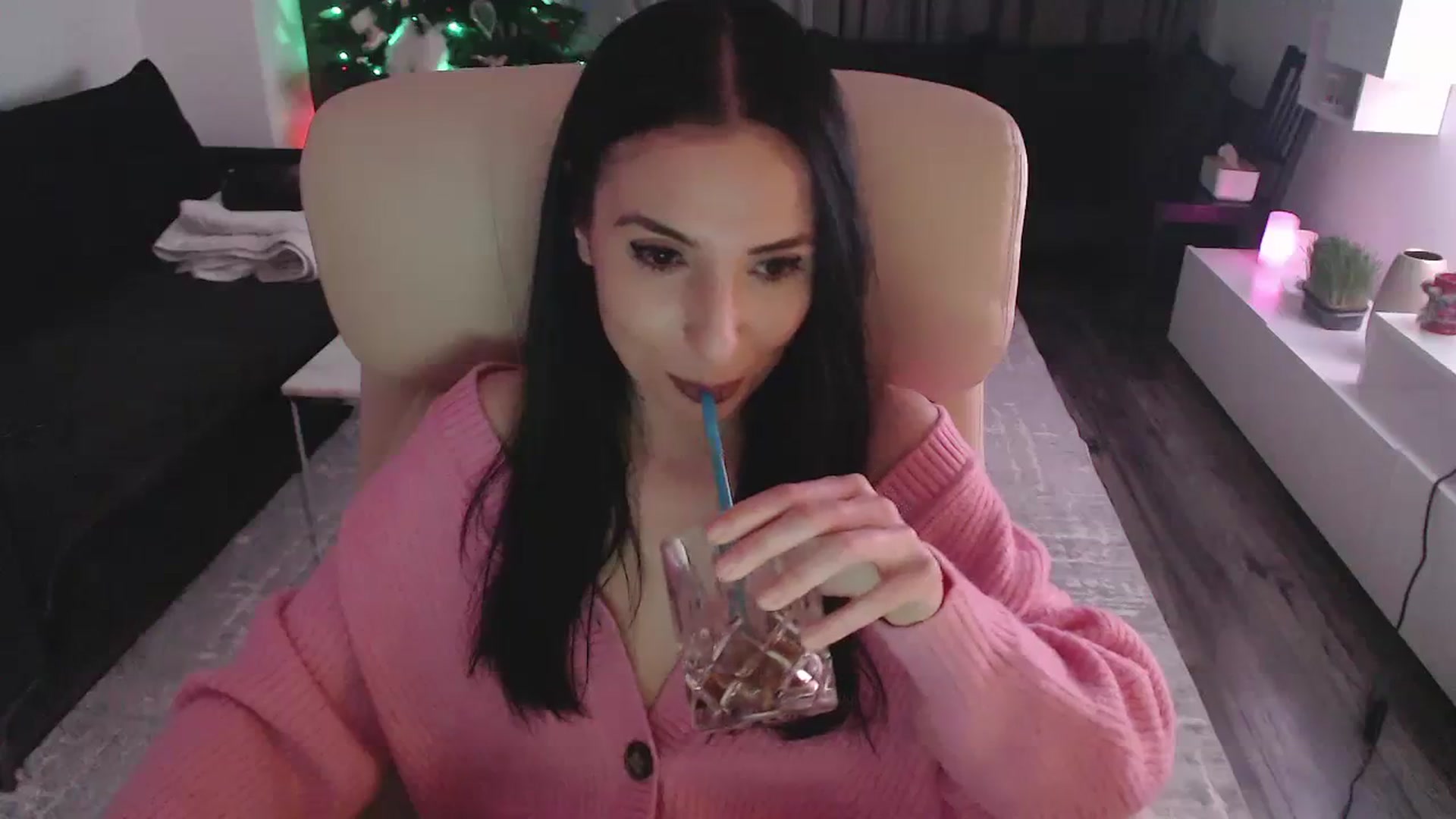 Gallery image thumbnail from NerdyDexter's myfreecams stream on, 12/22/2023, 19:42 image 13 of 20